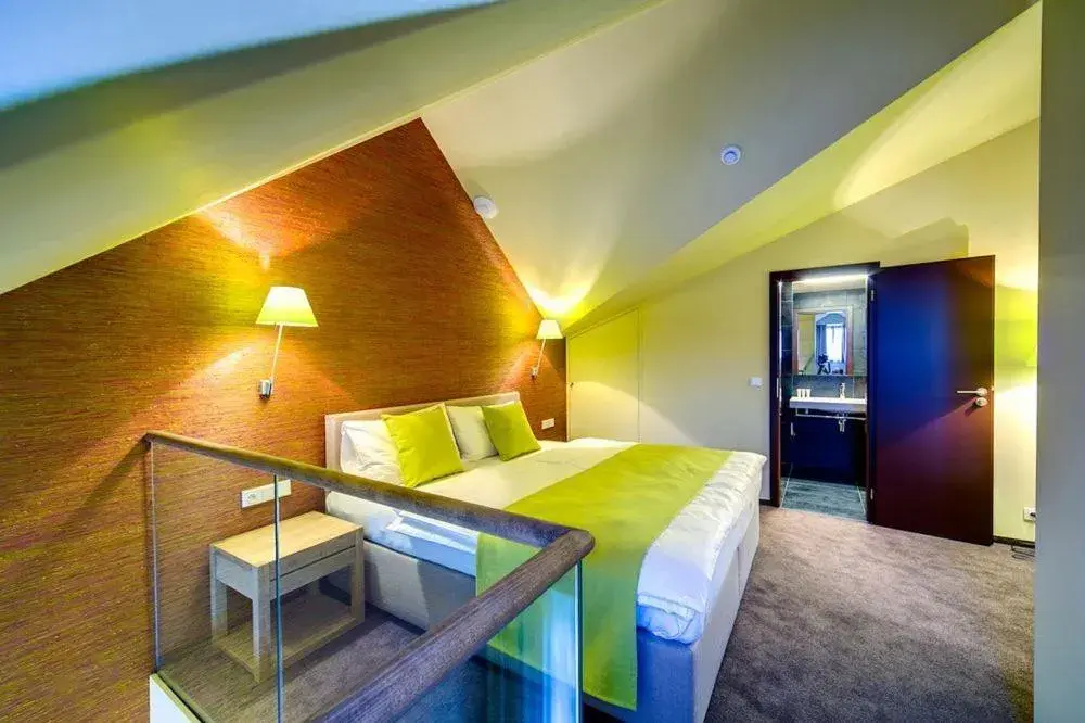 Bed in Hotel Restaurant Darwin