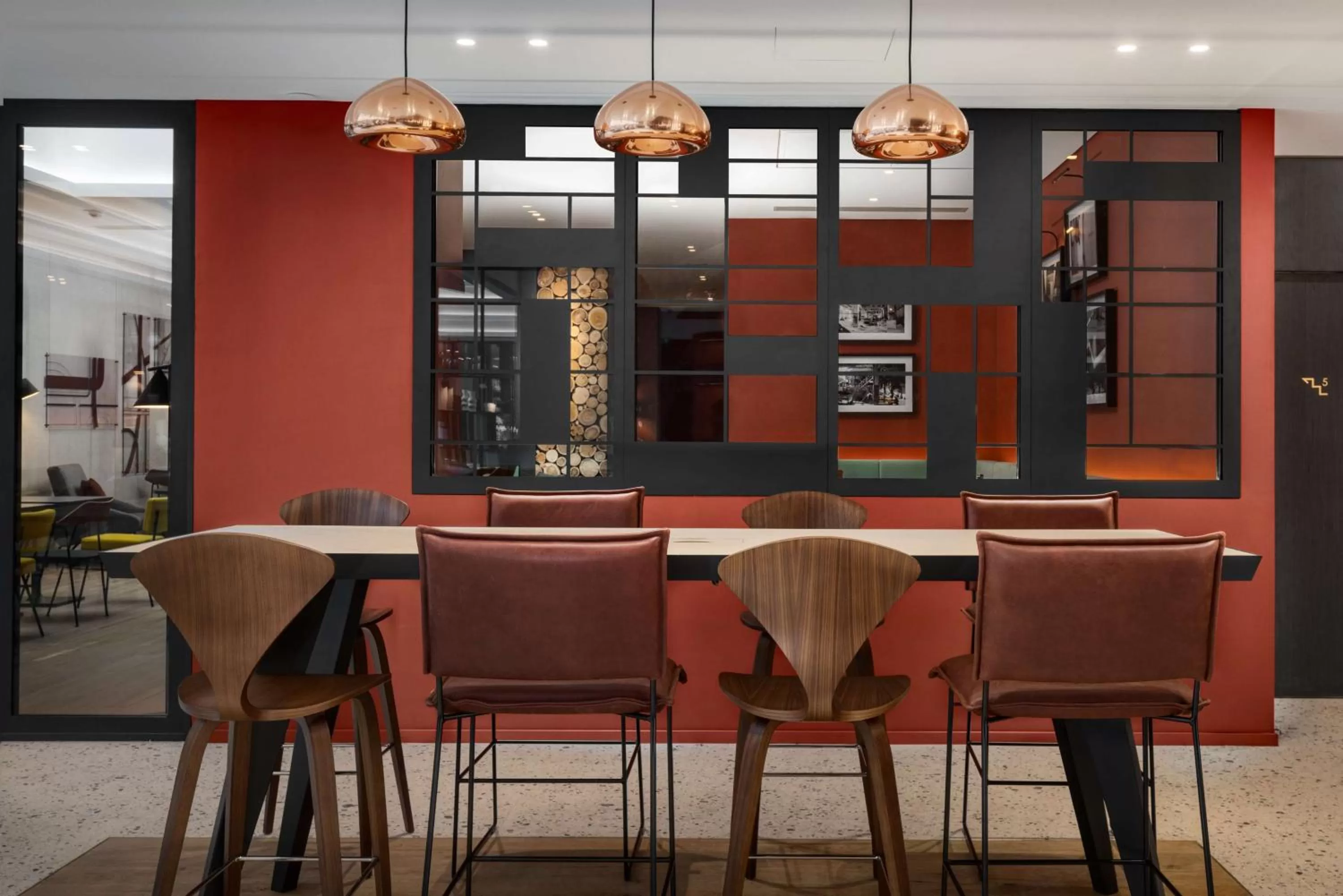 Lounge or bar in Canopy By Hilton Paris Eiffel Tower