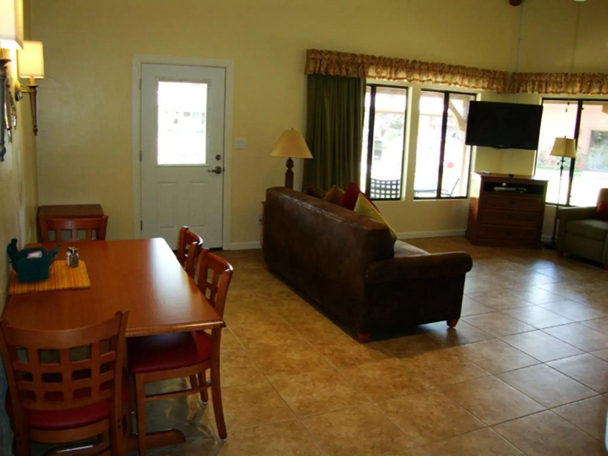 Seating Area in Roundhouse Resort, a VRI resort