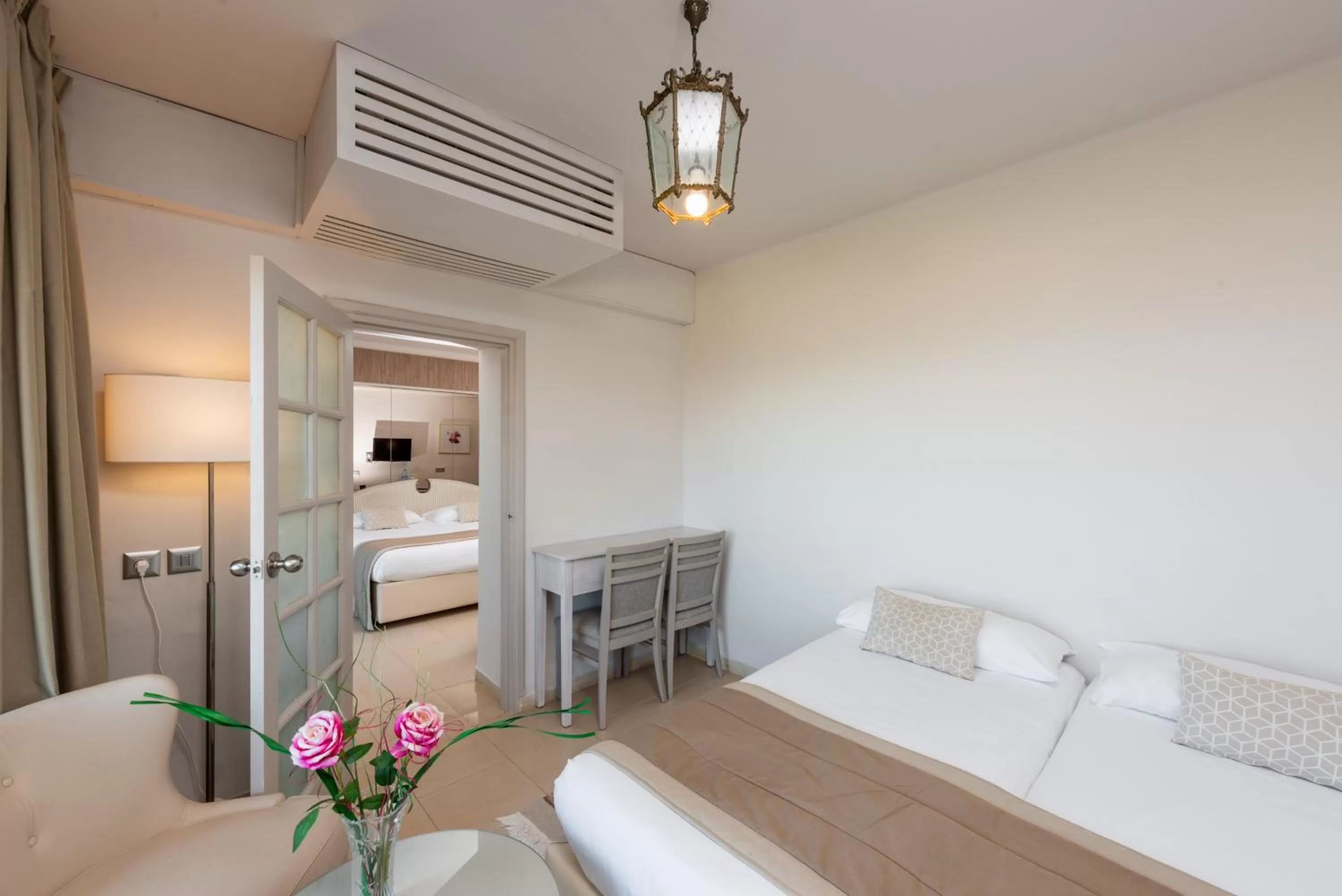 Bedroom, Bed in Tour Khalef