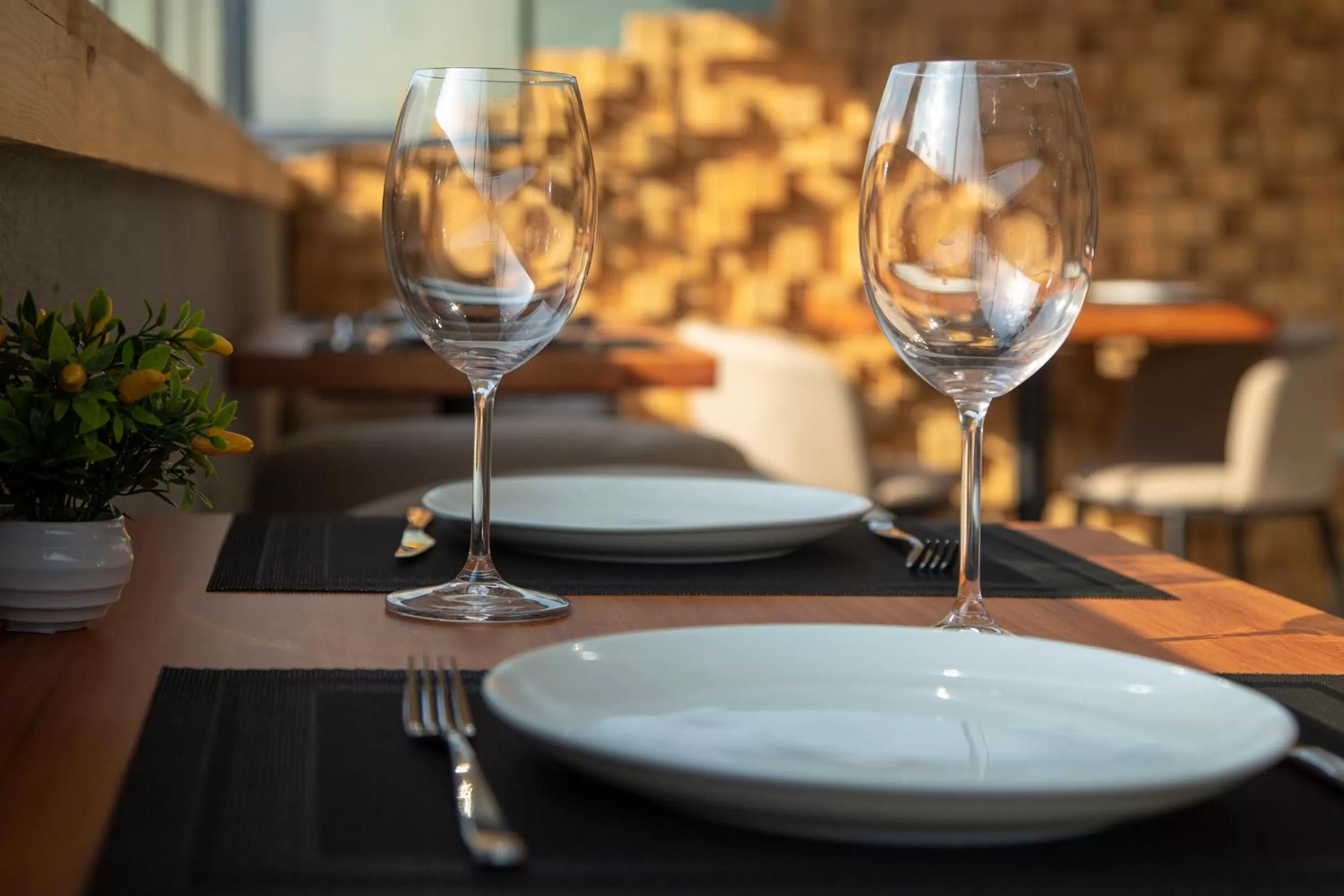 Restaurant/places to eat in Ornament Boutique Hotel