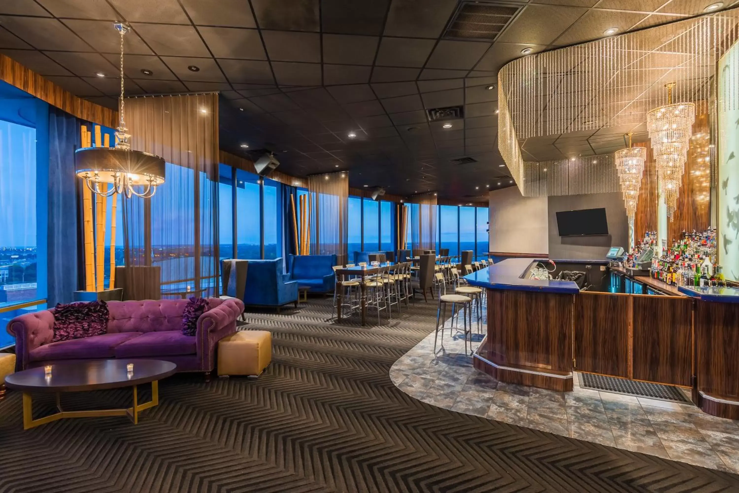 Lounge or bar in Holiday Inn Mobile Downtown Historic District by IHG Lounge or bar in Holiday Inn Mobile Downtown Historic District by IHG