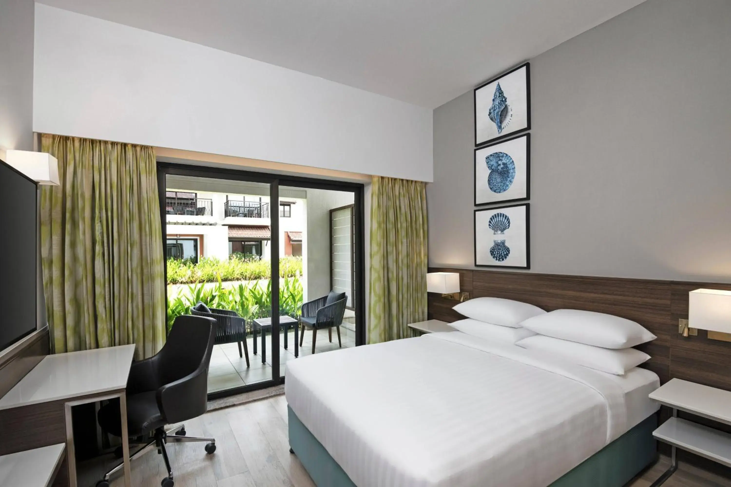 Photo of the whole room, Bed in Fairfield by Marriott Goa Benaulim