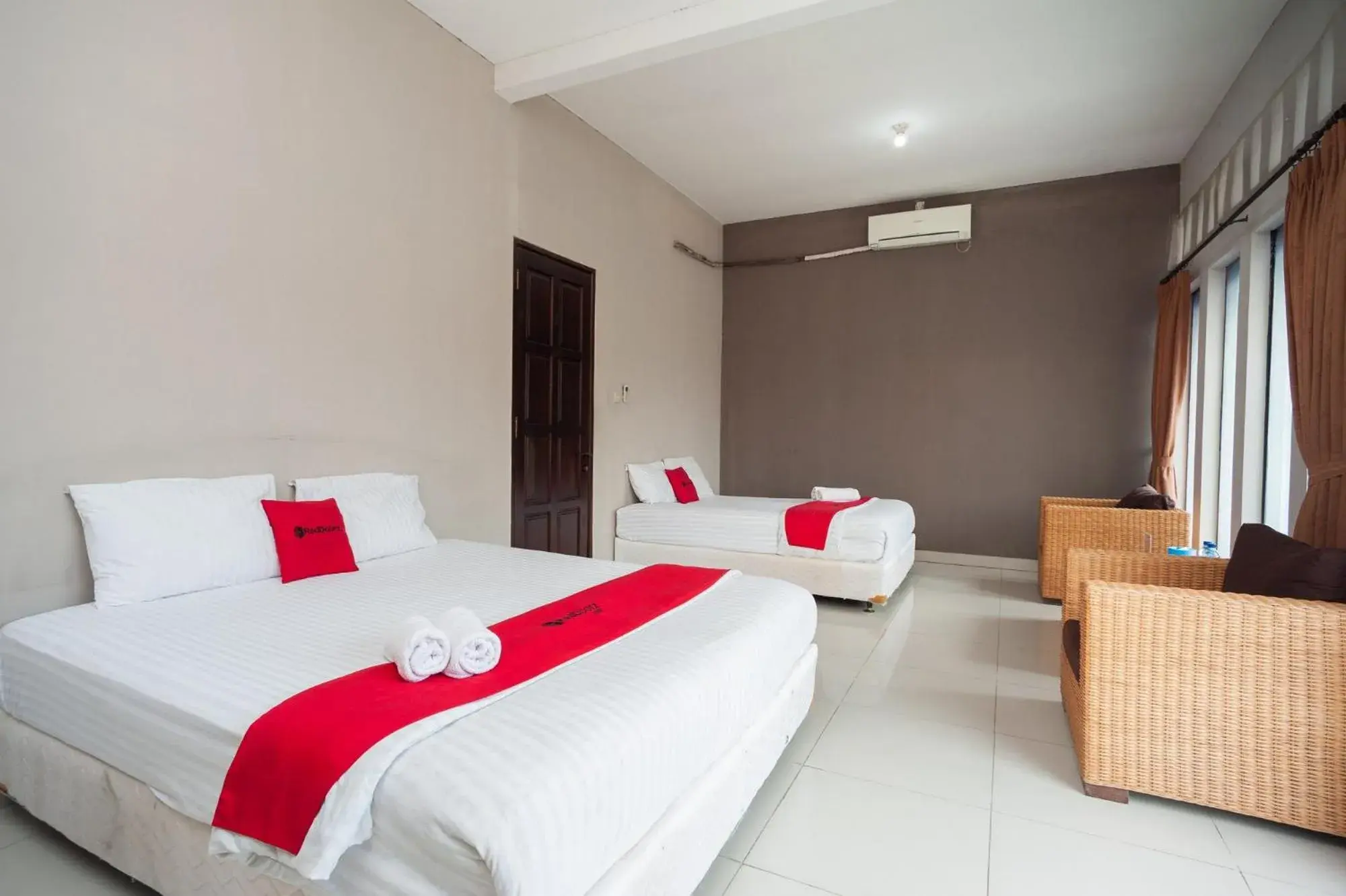 Bed in RedDoorz Syariah near Taman Air Mancur Bogor