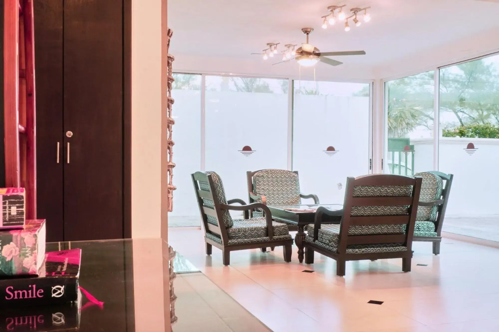 Living room, Seating Area in Hotel Del Sol