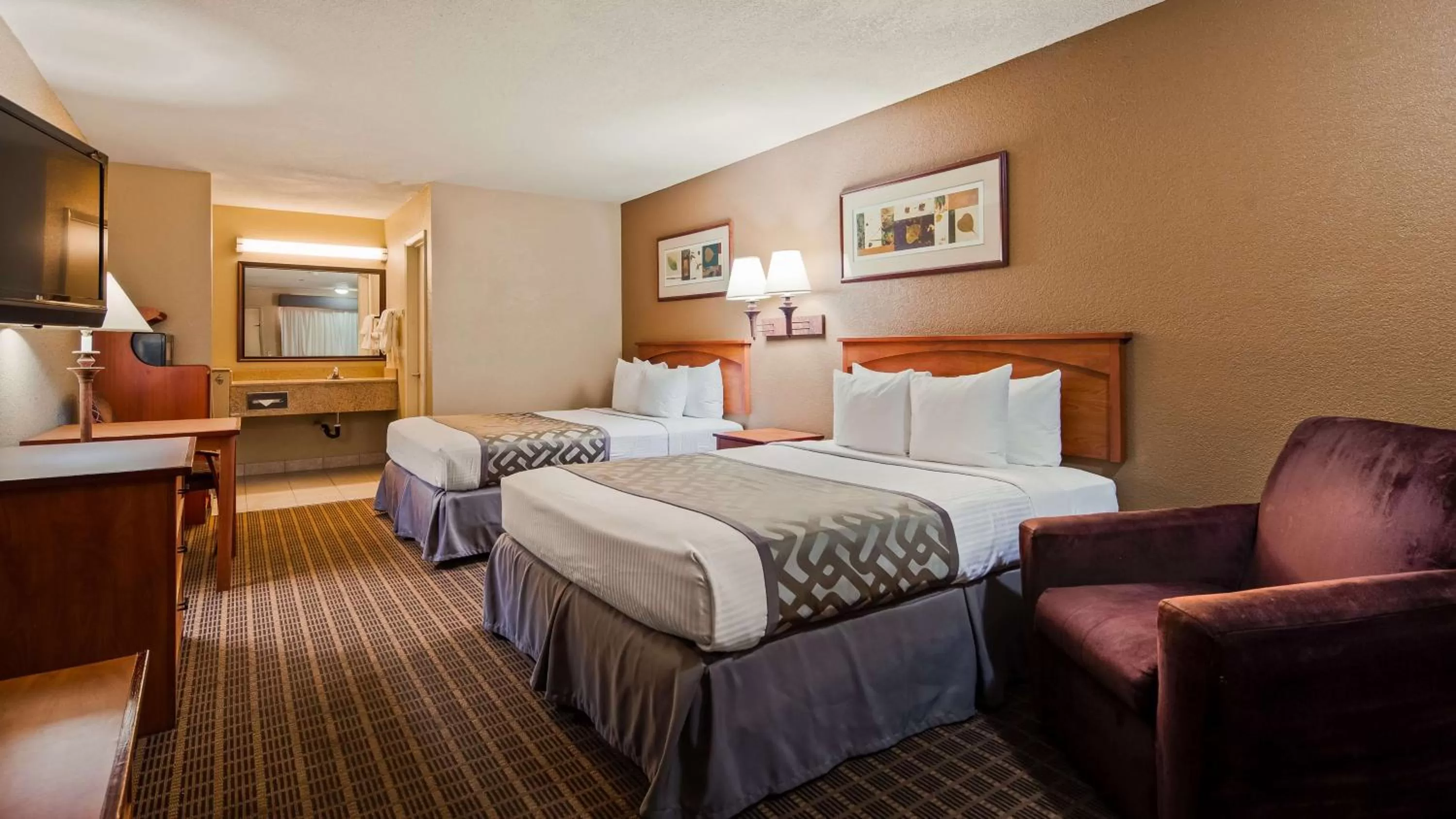 Photo of the whole room, Bed in Cajon Pass Inn