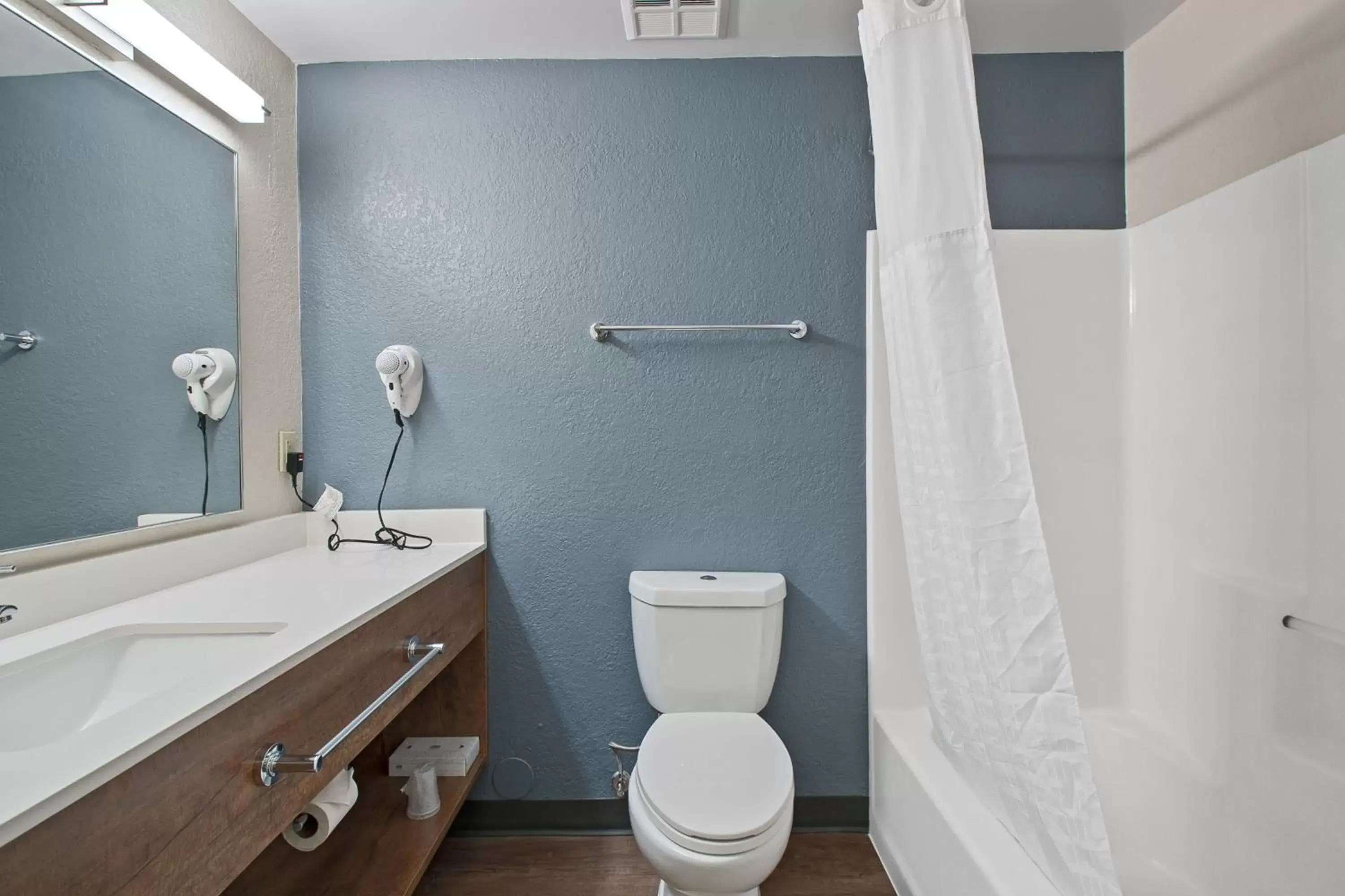 Bathroom in Extended Stay America Suites - San Jose - Mountain View