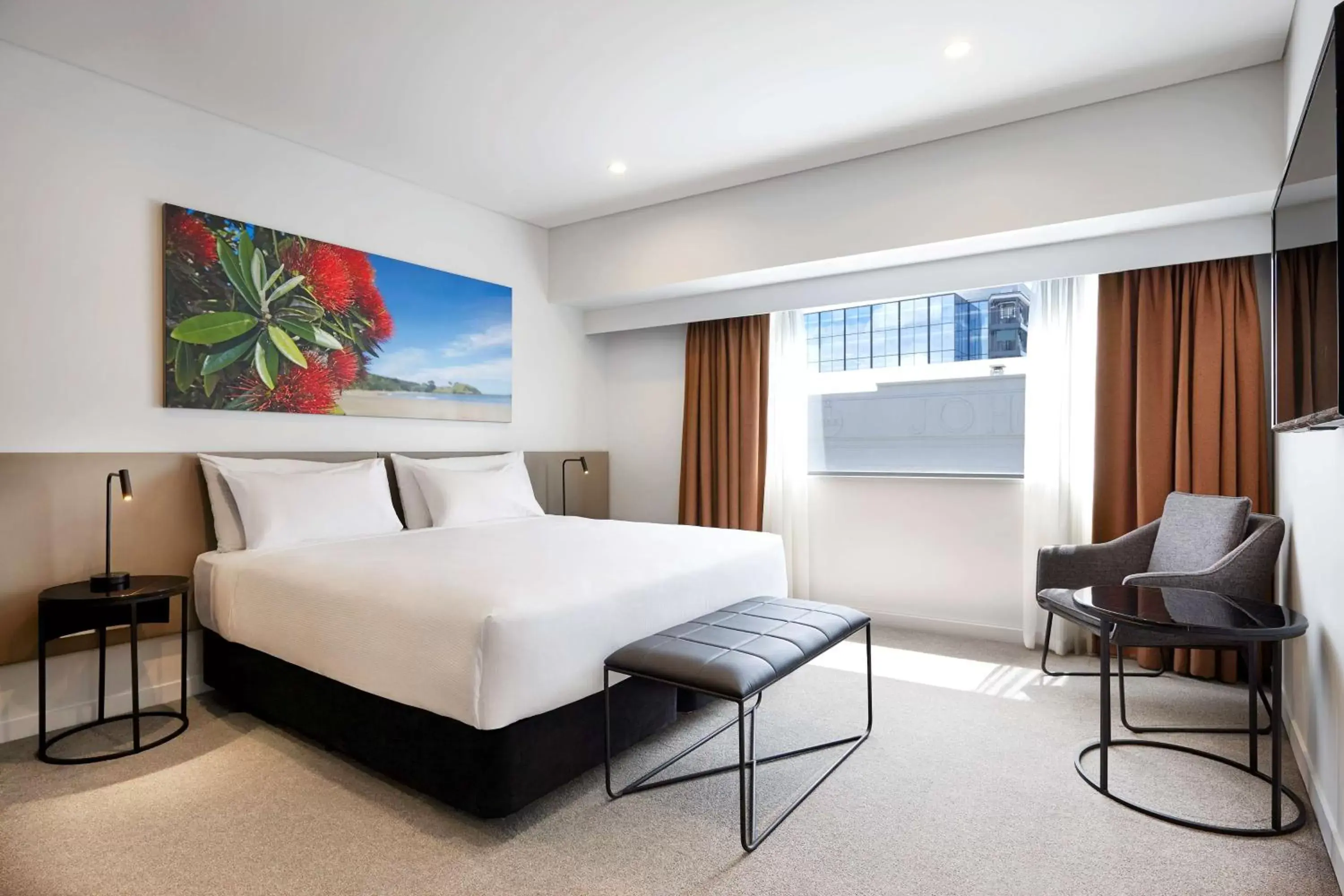 Photo of the whole room in Travelodge Hotel Auckland Wynyard Quarter