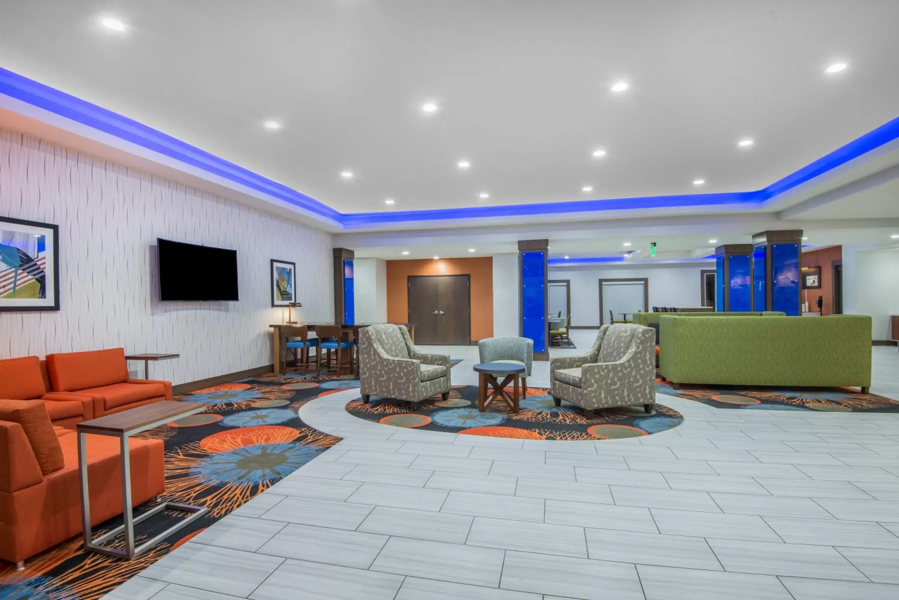 Property building, Lobby/Reception in Holiday Inn Express & Suites Stillwater - University Area, an IHG Hotel