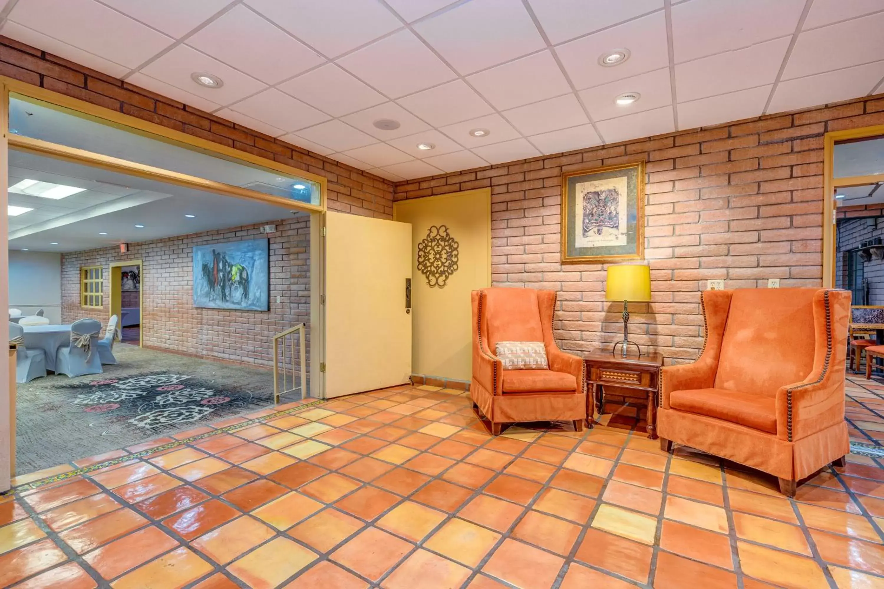 Seating area, Lobby/Reception in Sierra Suites Boutique Hotel