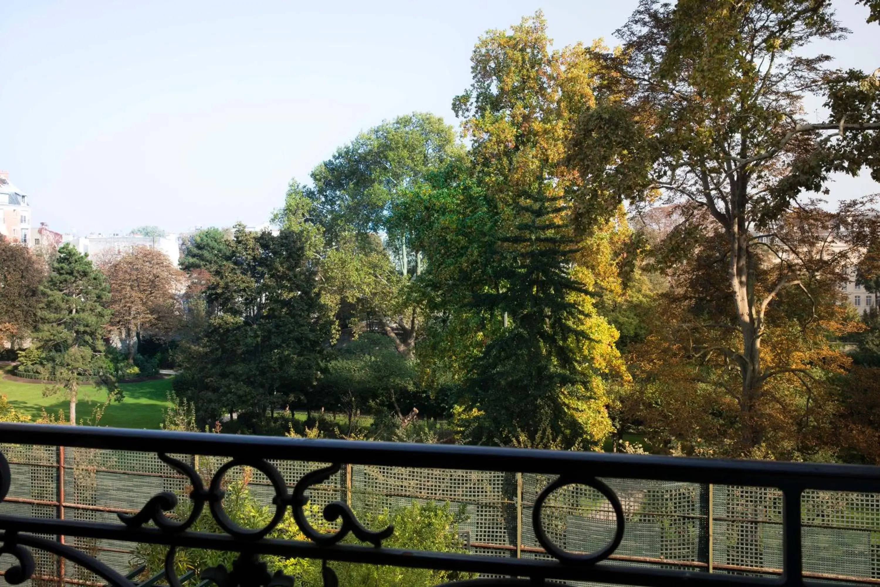 Garden view in Hotel De Suede Saint Germain