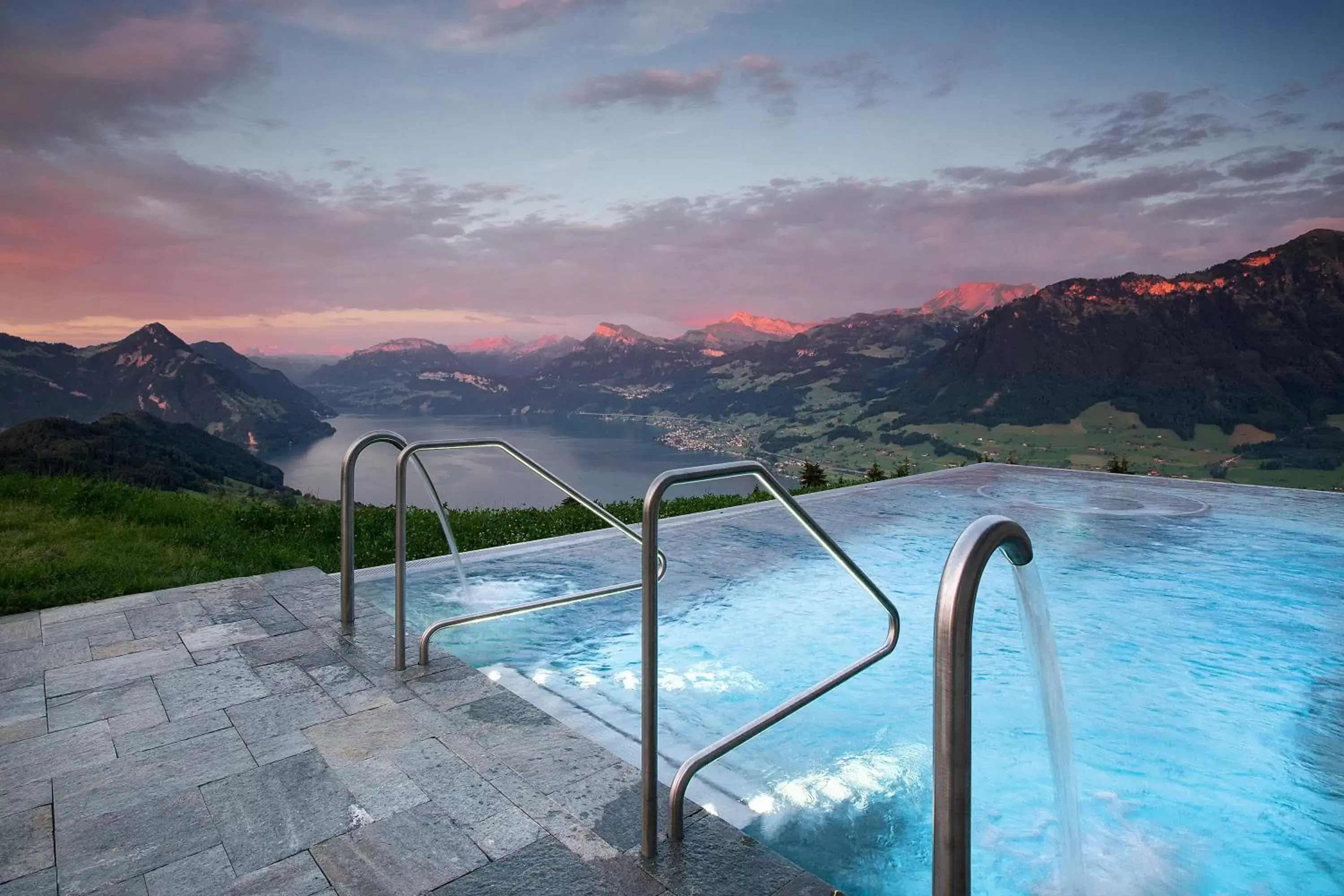 Natural landscape, Swimming Pool in Hotel Villa Honegg