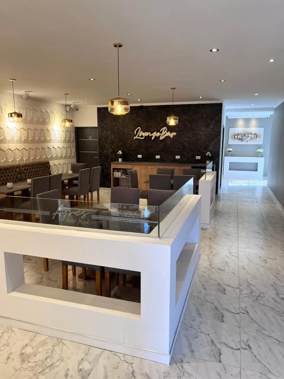 Restaurant/places to eat in Ayres Apart Hotel