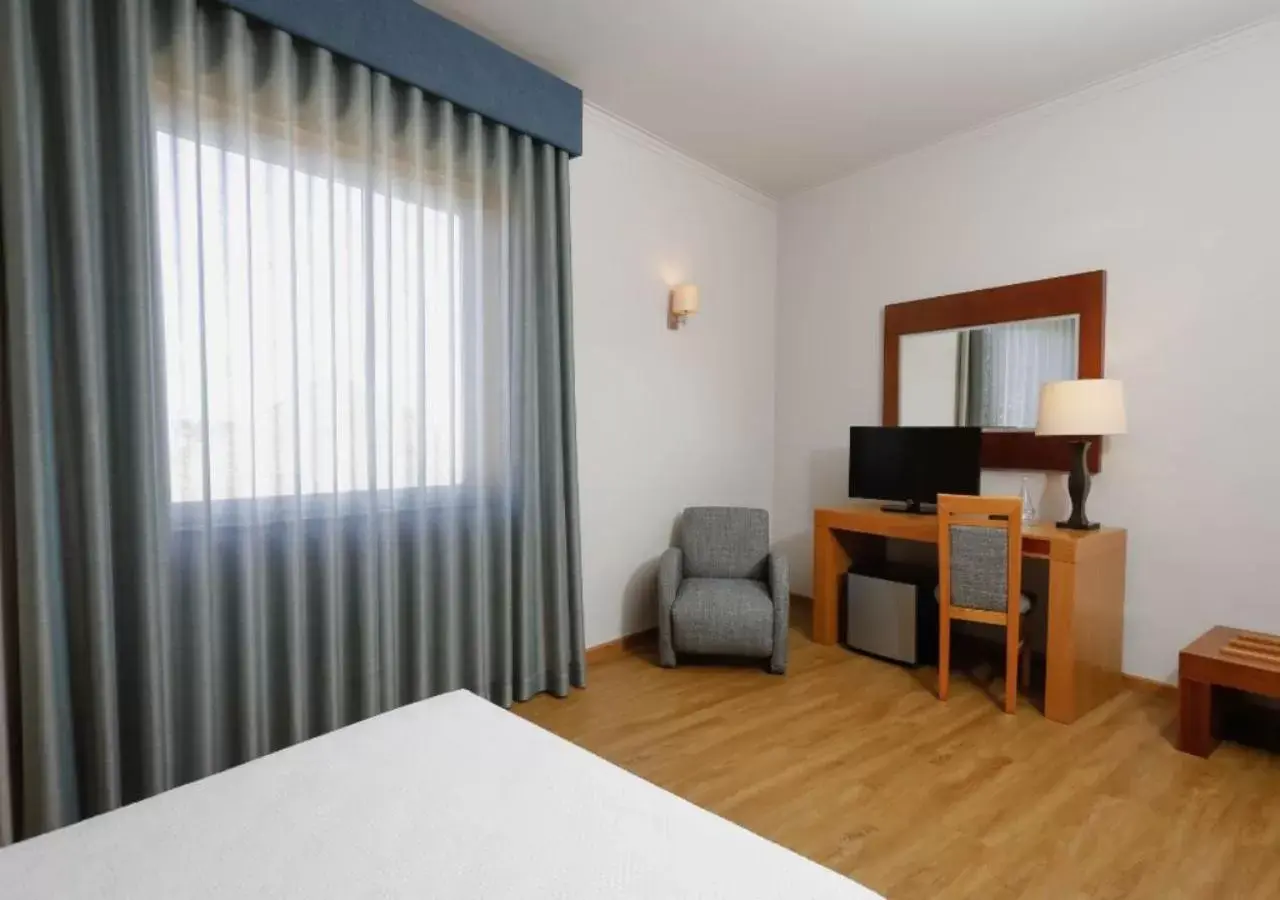 Bedroom, Bed in Montebelo Palácio dos Melos Viseu Historic Hotel Bedroom, Bed in Montebelo Palácio dos Melos Viseu Historic Hotel