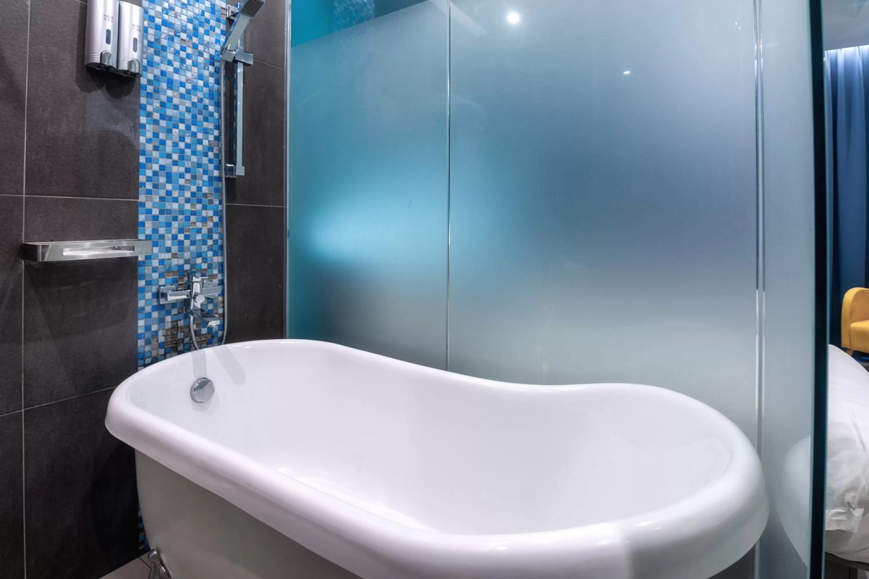 Shower in Apple Hotel Times Square