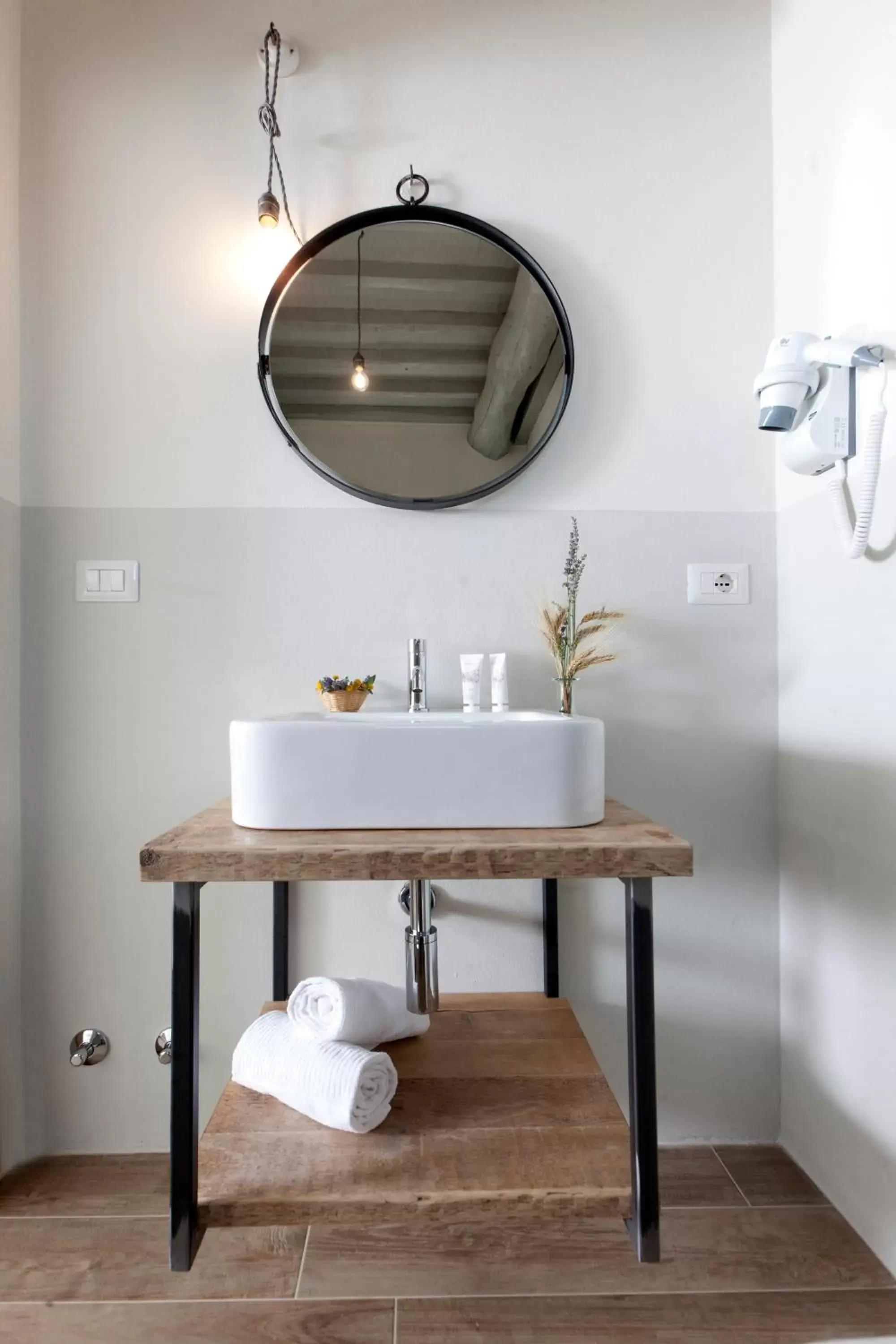 Bathroom, Dining Area in Casale Sterpeti