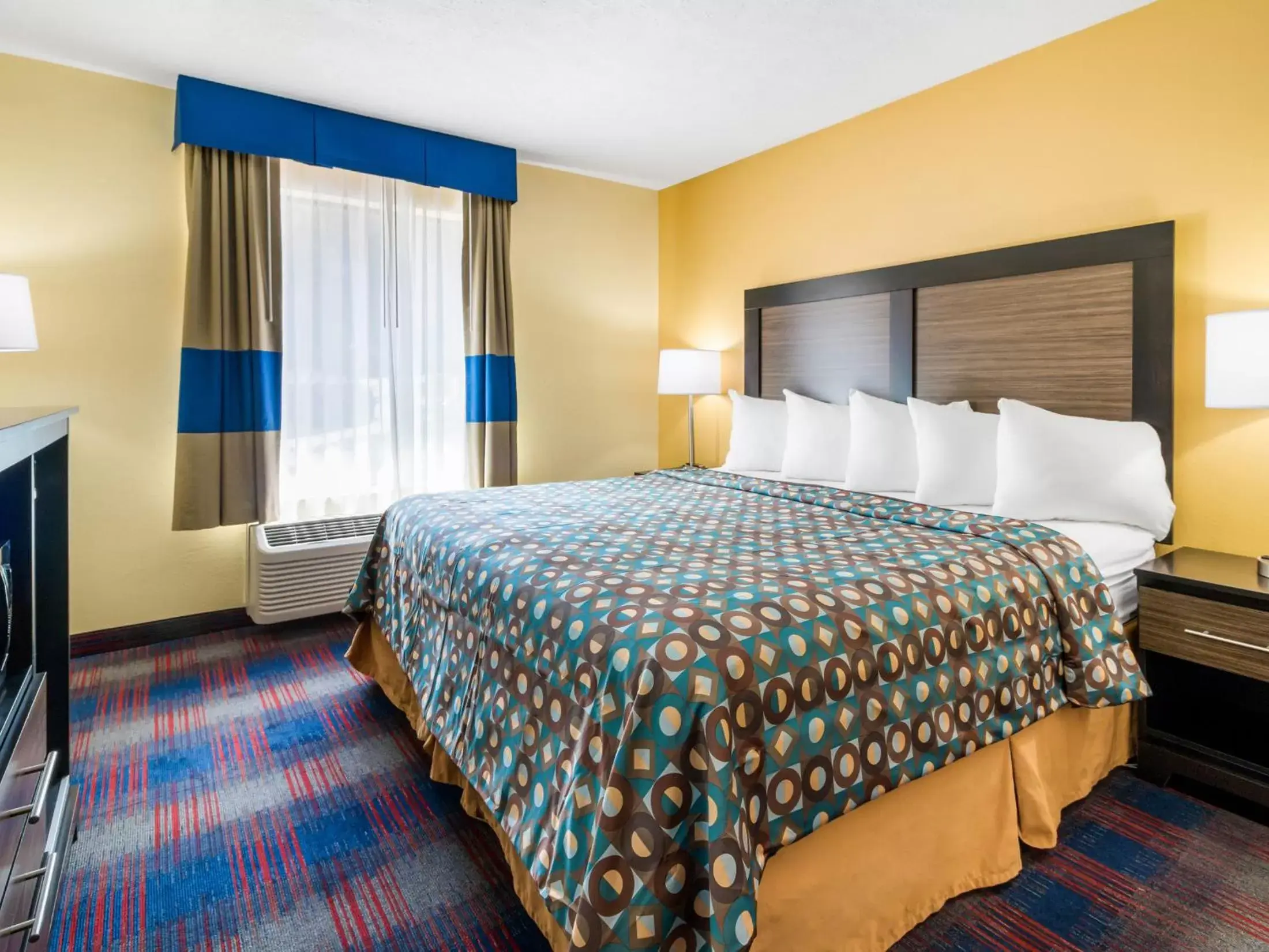 Bedroom, Bed in Americas Best Value Inn - Clayton