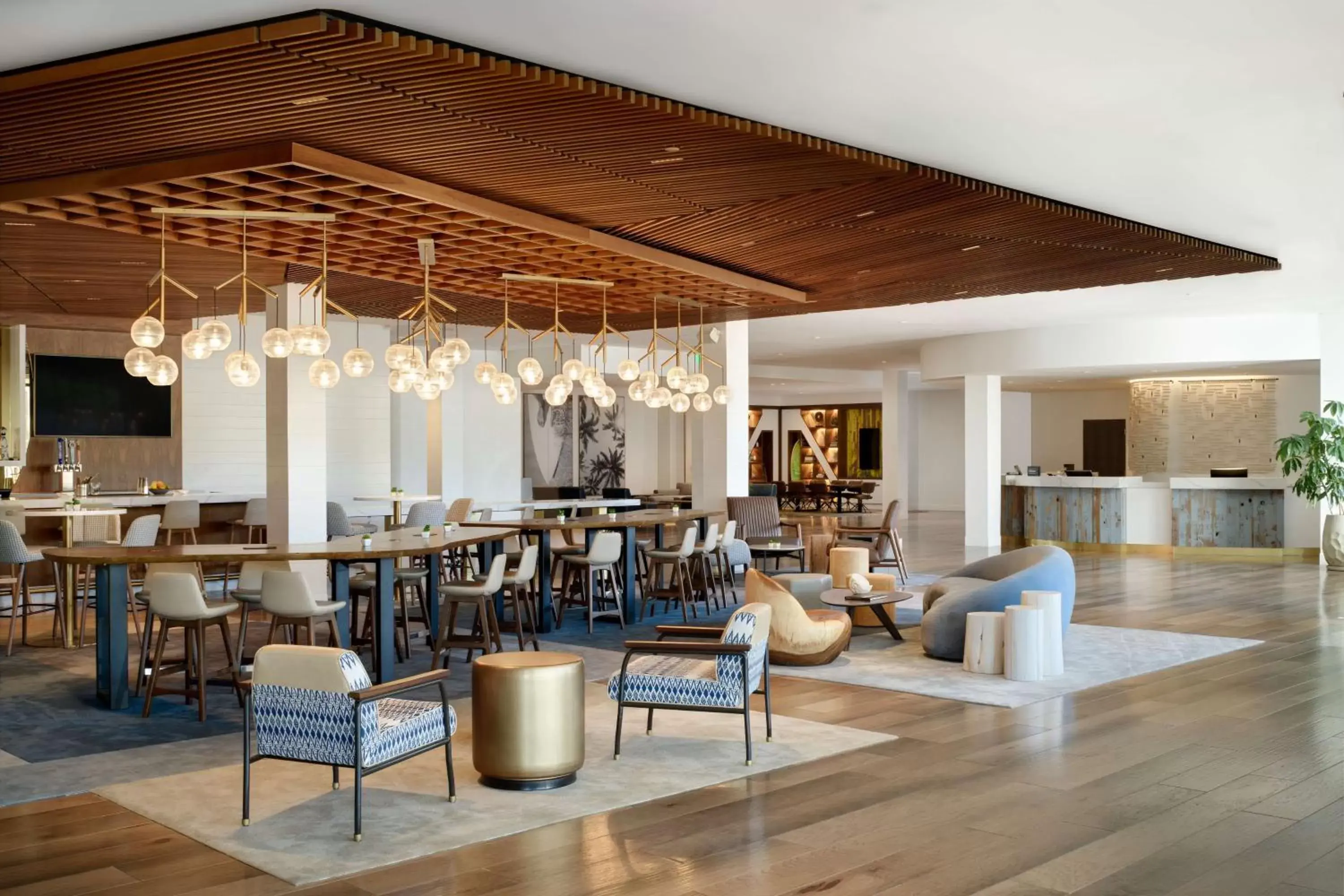 Lobby or reception, Lounge/Bar in Hilton Los Angeles-Culver City, CA