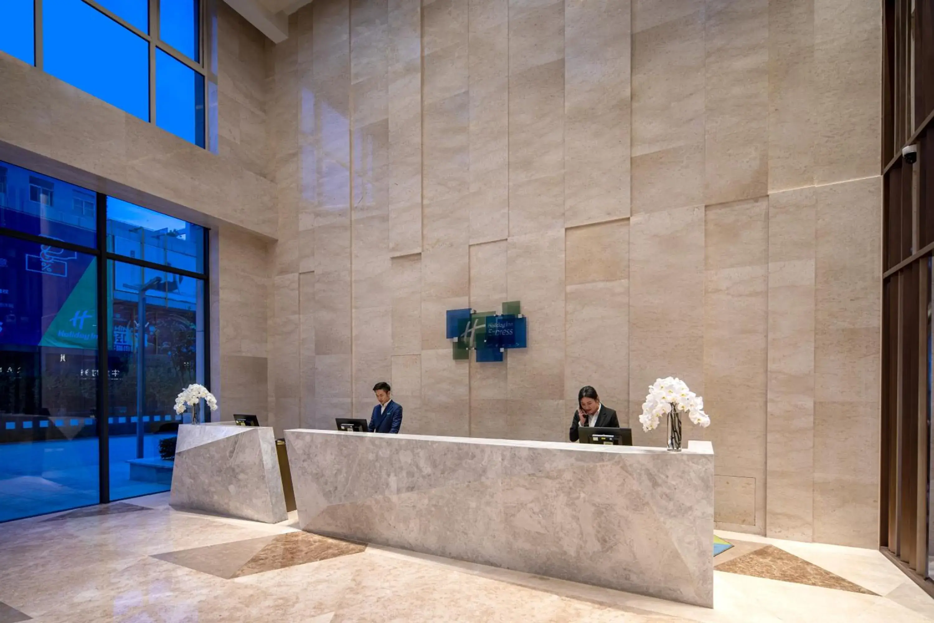 Lobby or reception in Holiday Inn Express Langfang New Chaoyang by IHG Lobby or reception in Holiday Inn Express Langfang New Chaoyang by IHG