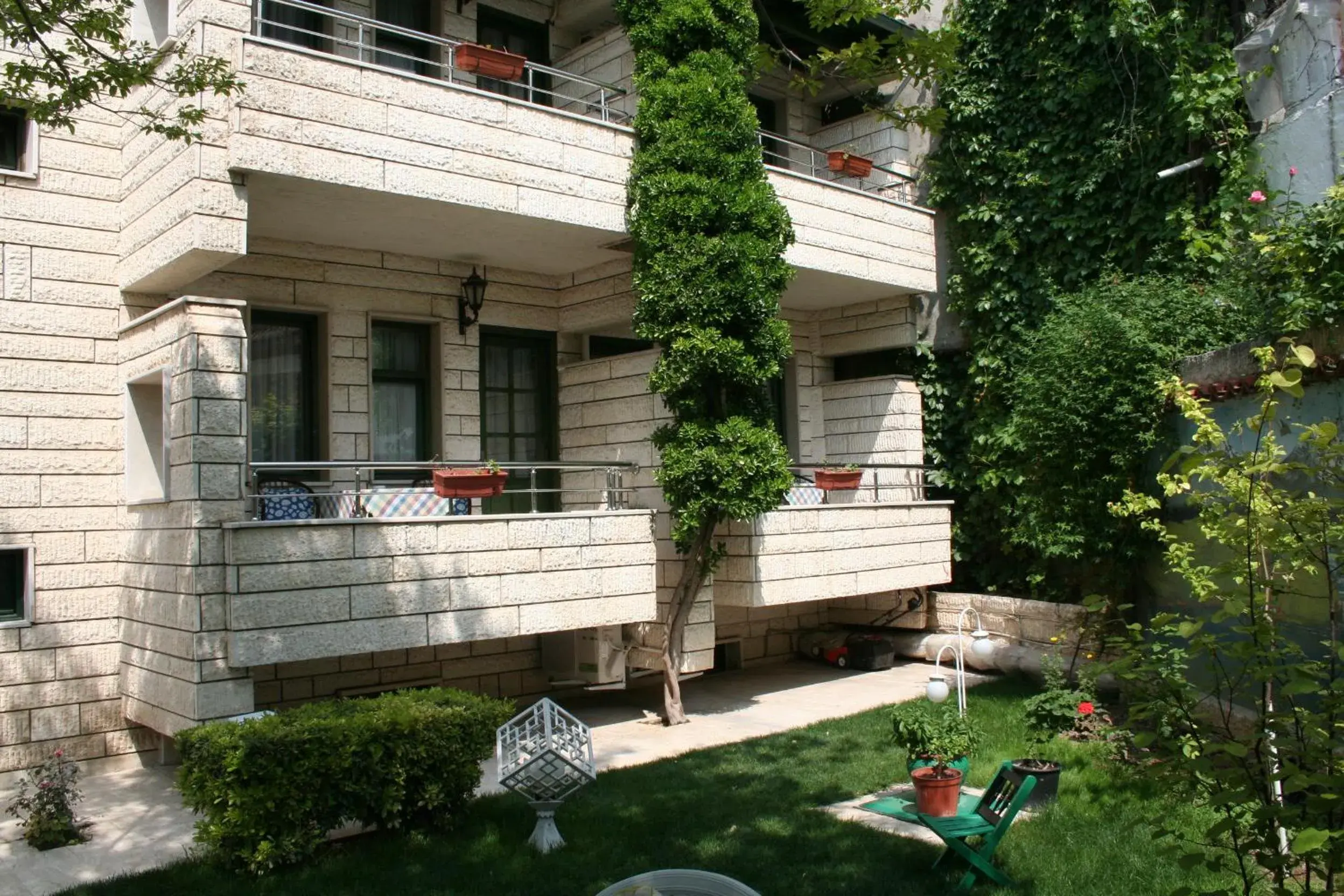 Garden view, Property Building in Hotel HAL-TUR
