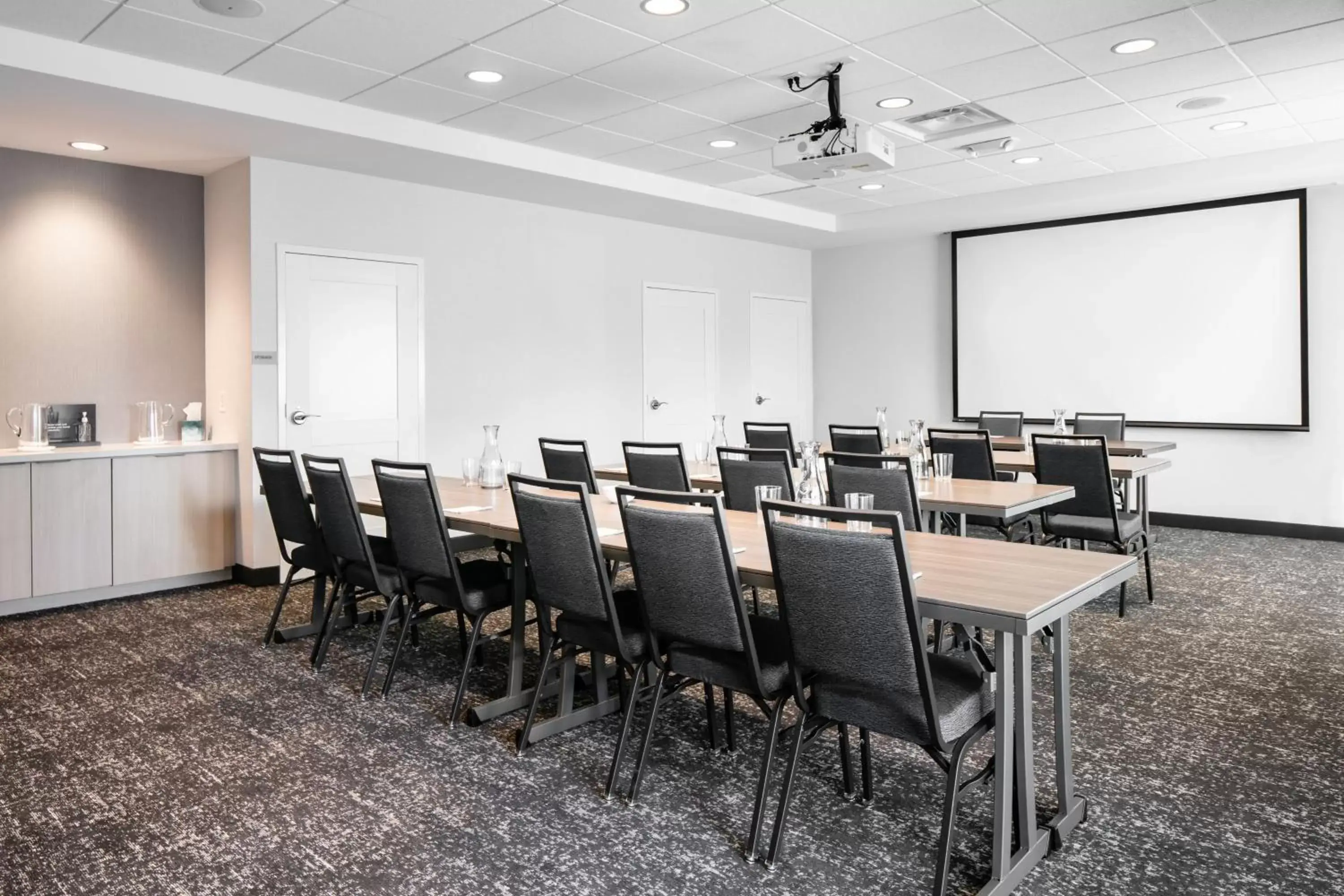 Meeting/conference room in TownePlace Suites by Marriott Madison West, Middleton