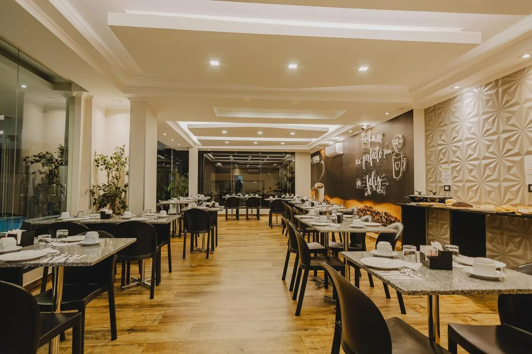 Restaurant/Places to Eat in Yvera Cataratas
