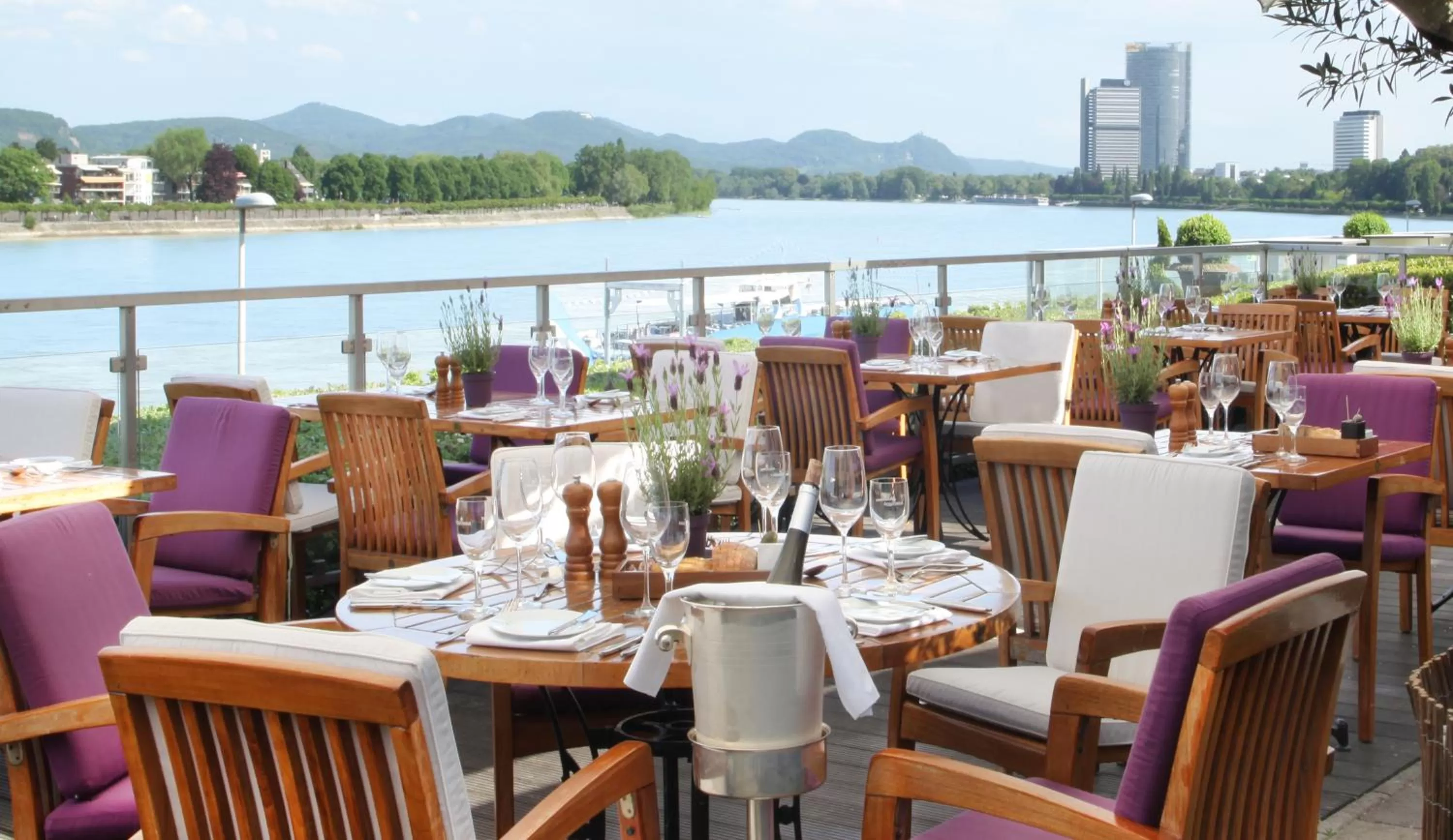 Restaurant/places to eat in AMERON Bonn Hotel Königshof