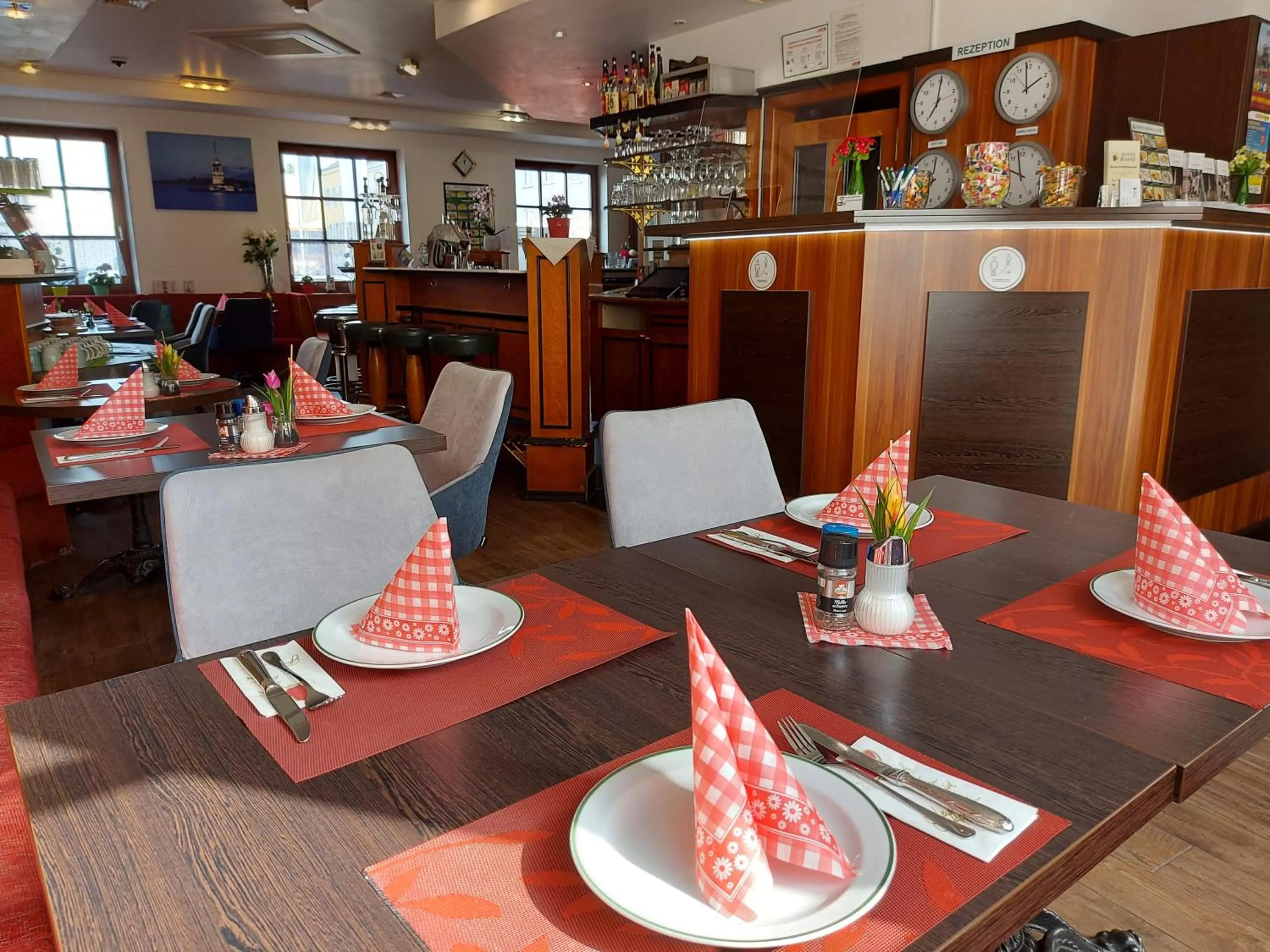 Restaurant/places to eat in Hotel König