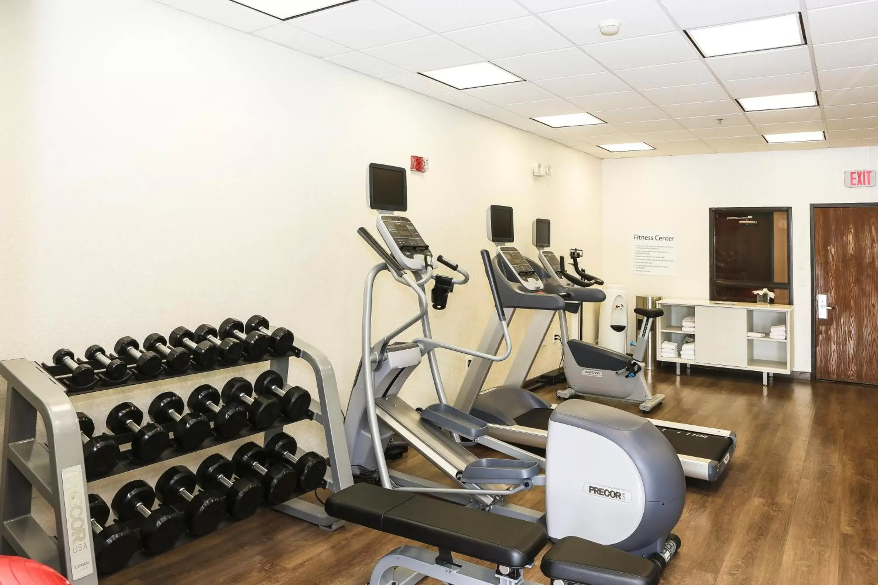 Fitness centre/facilities, Fitness Center/Facilities in Holiday Inn Express Phoenix-Airport/University Drive, an IHG Hotel