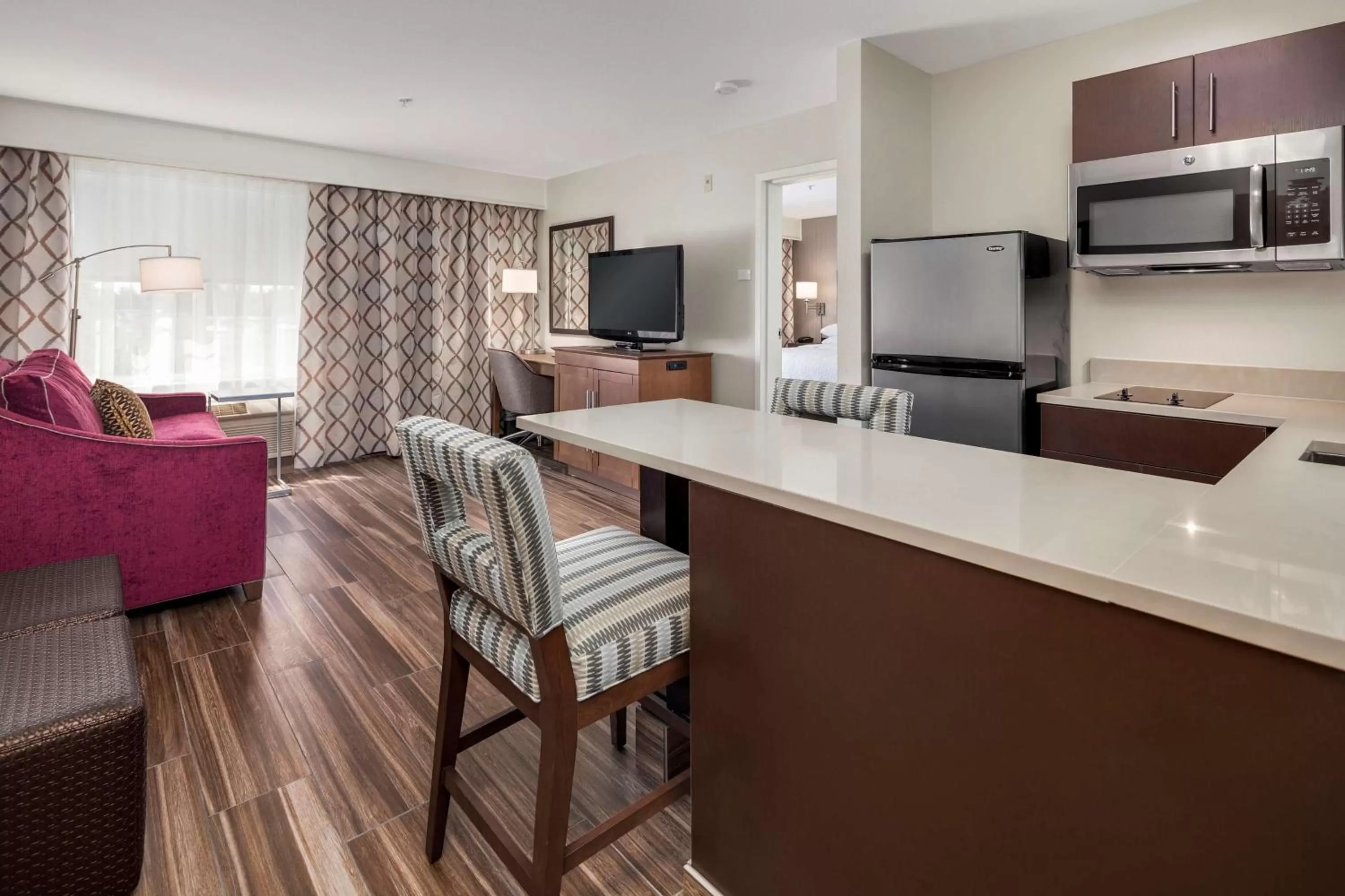 Kitchen or kitchenette in Hampton Inn & Suites Seattle North/Lynnwood