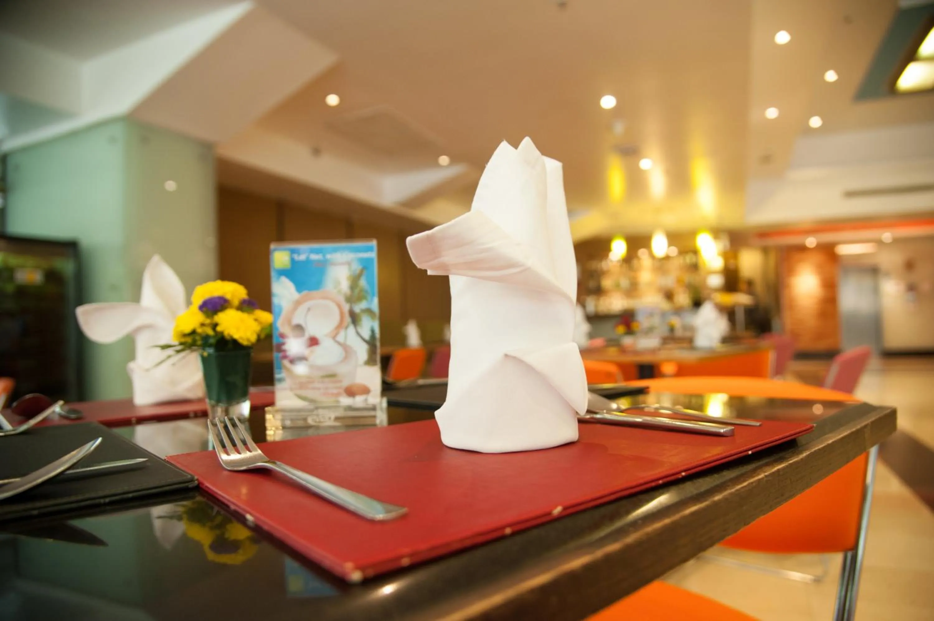 Dining area in The Seasons Bangkok Huamark