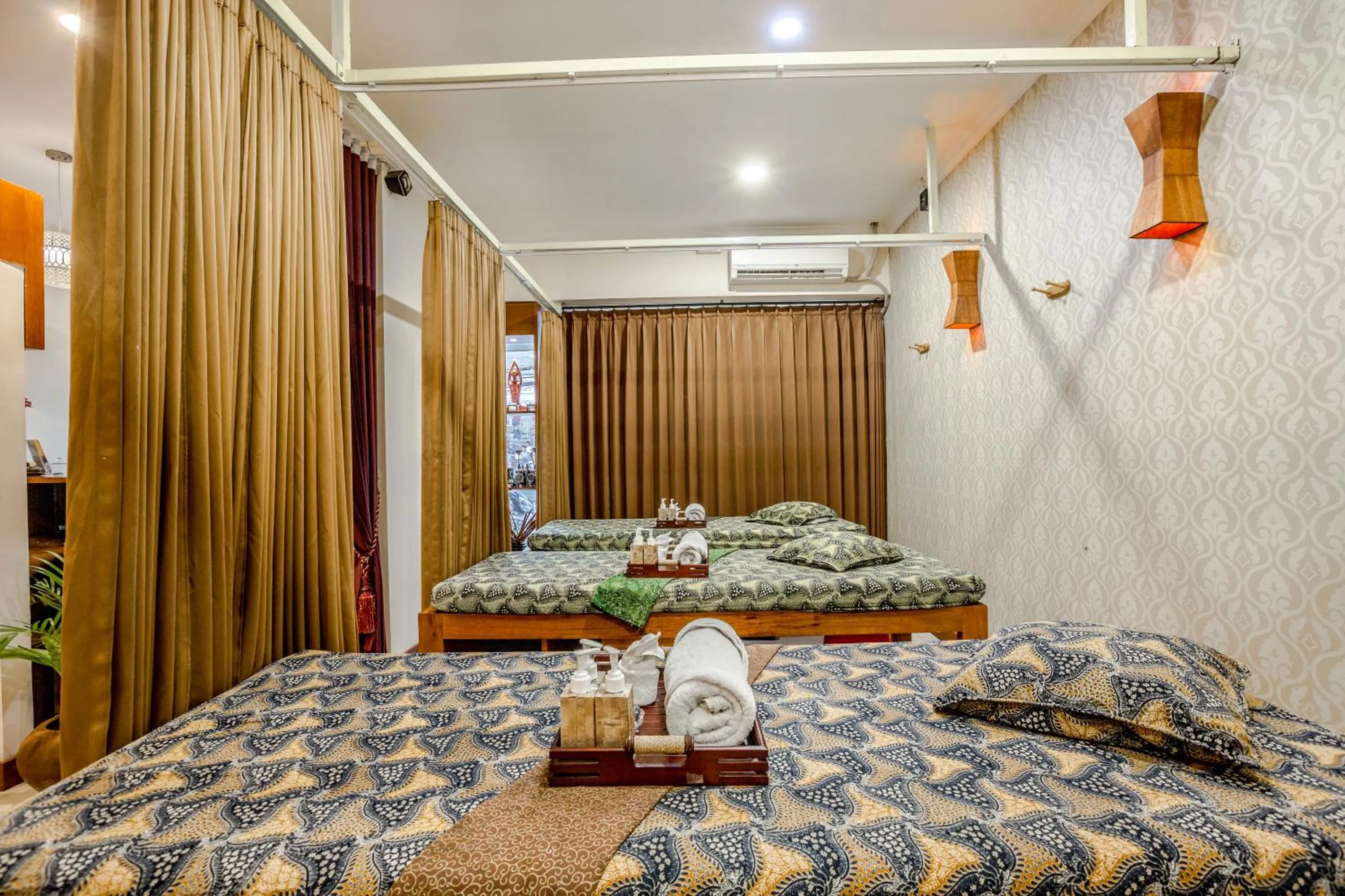 Massage in Lokal Bali Hostel
