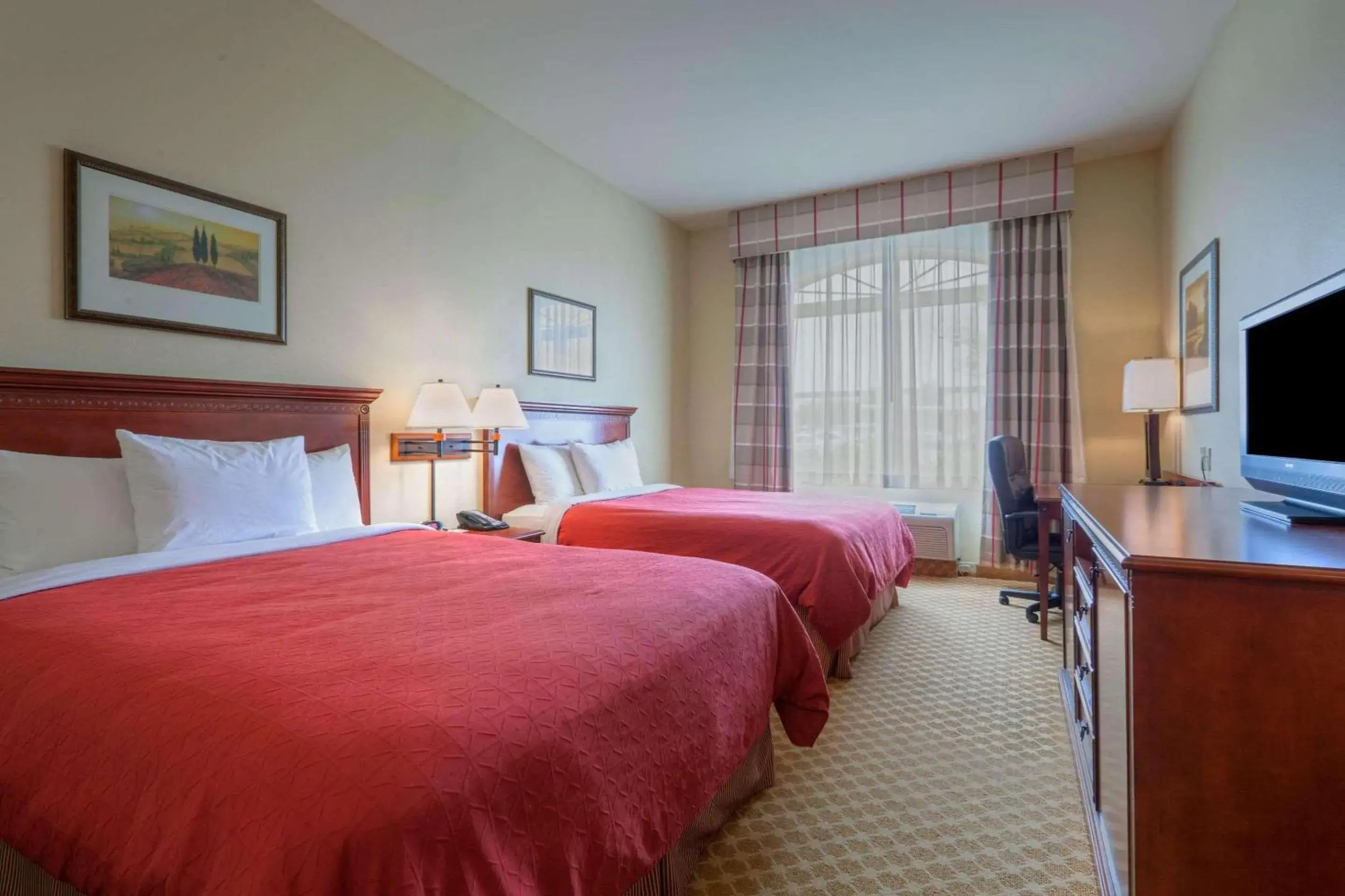 Bedroom, Bed in Country Inn & Suites by Radisson, Emporia, VA