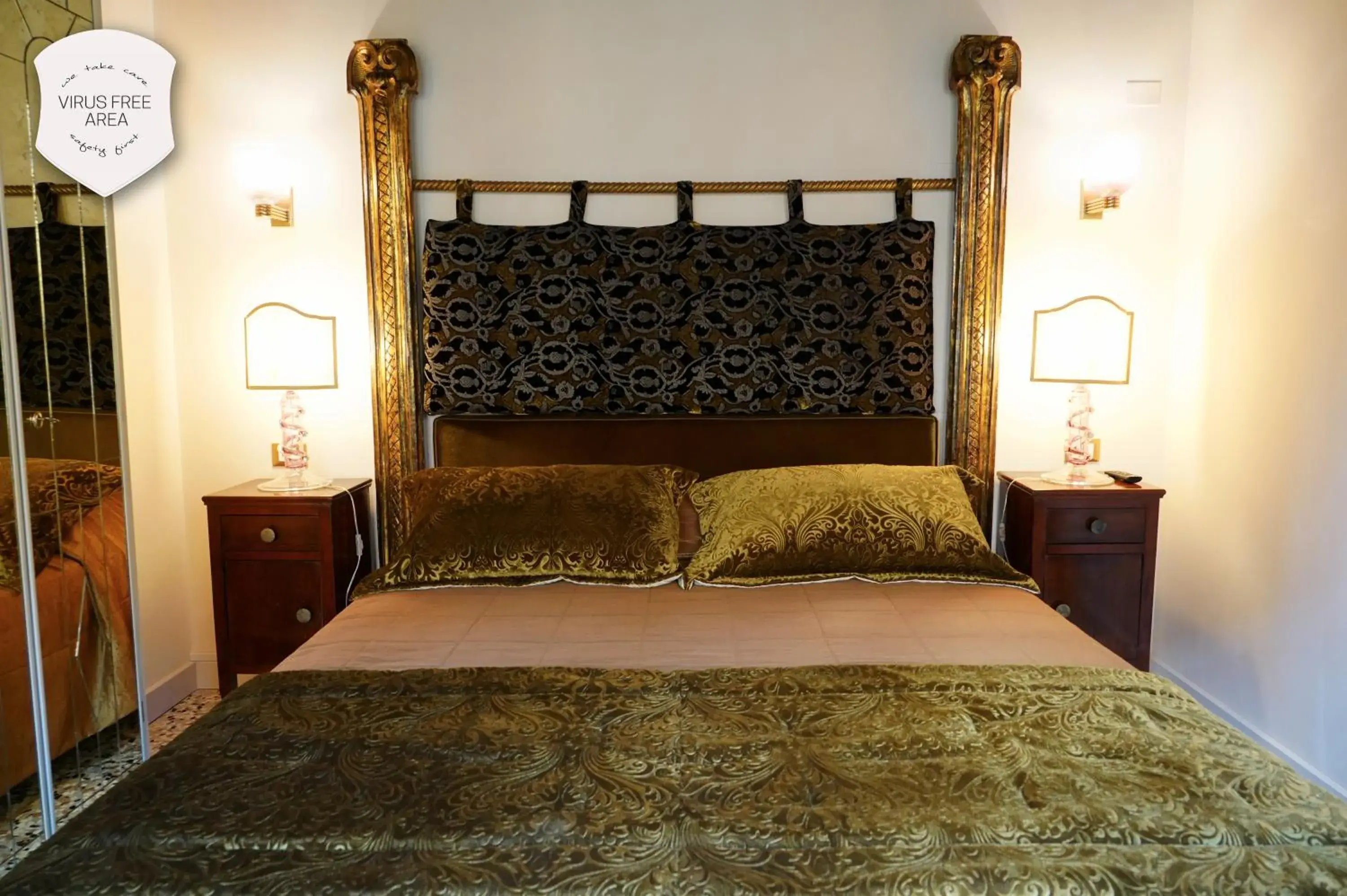 Bedroom, Bed in Granda Sweet Suites