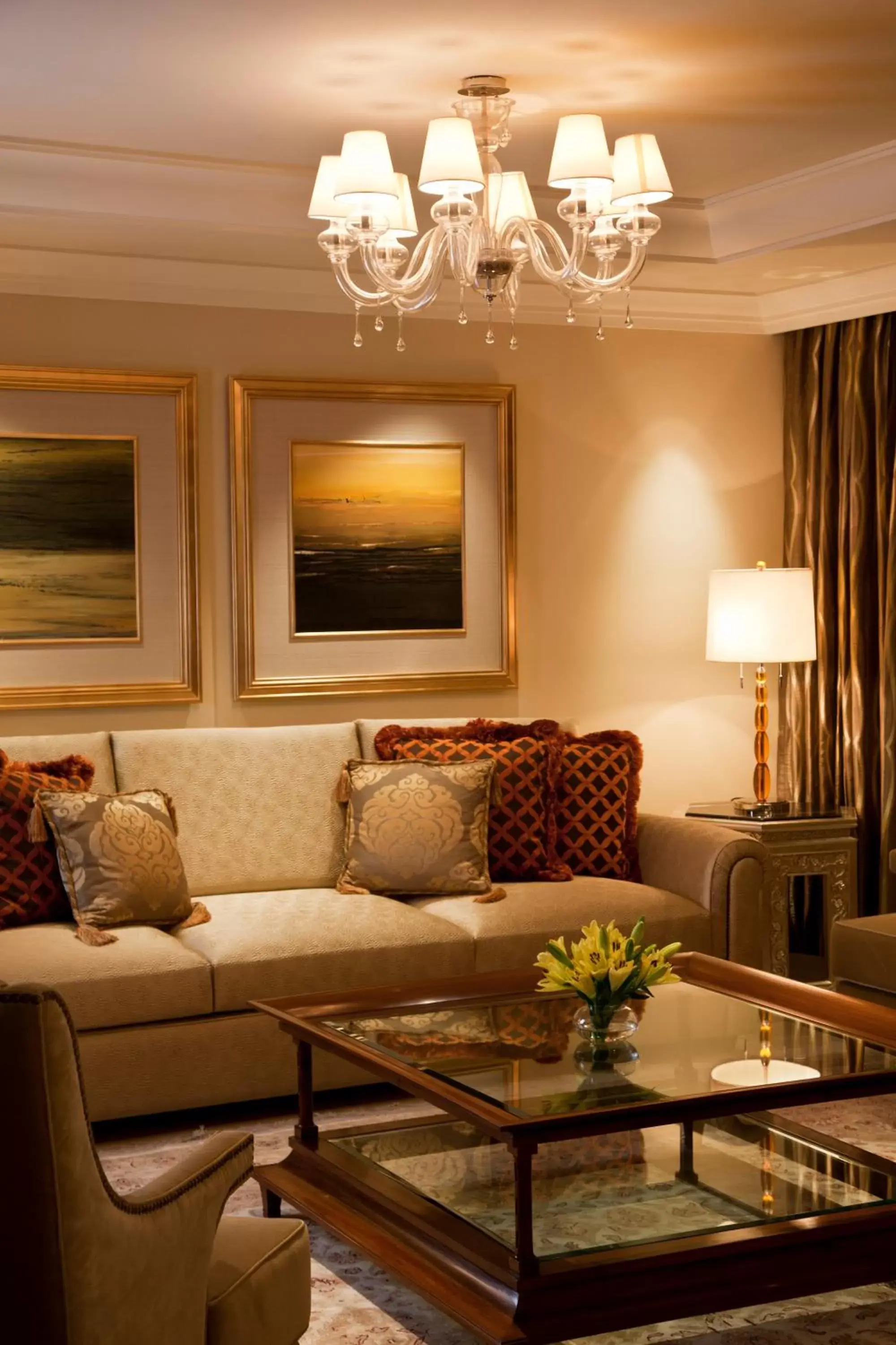 Bed, Seating Area in Taj Palace, New Delhi