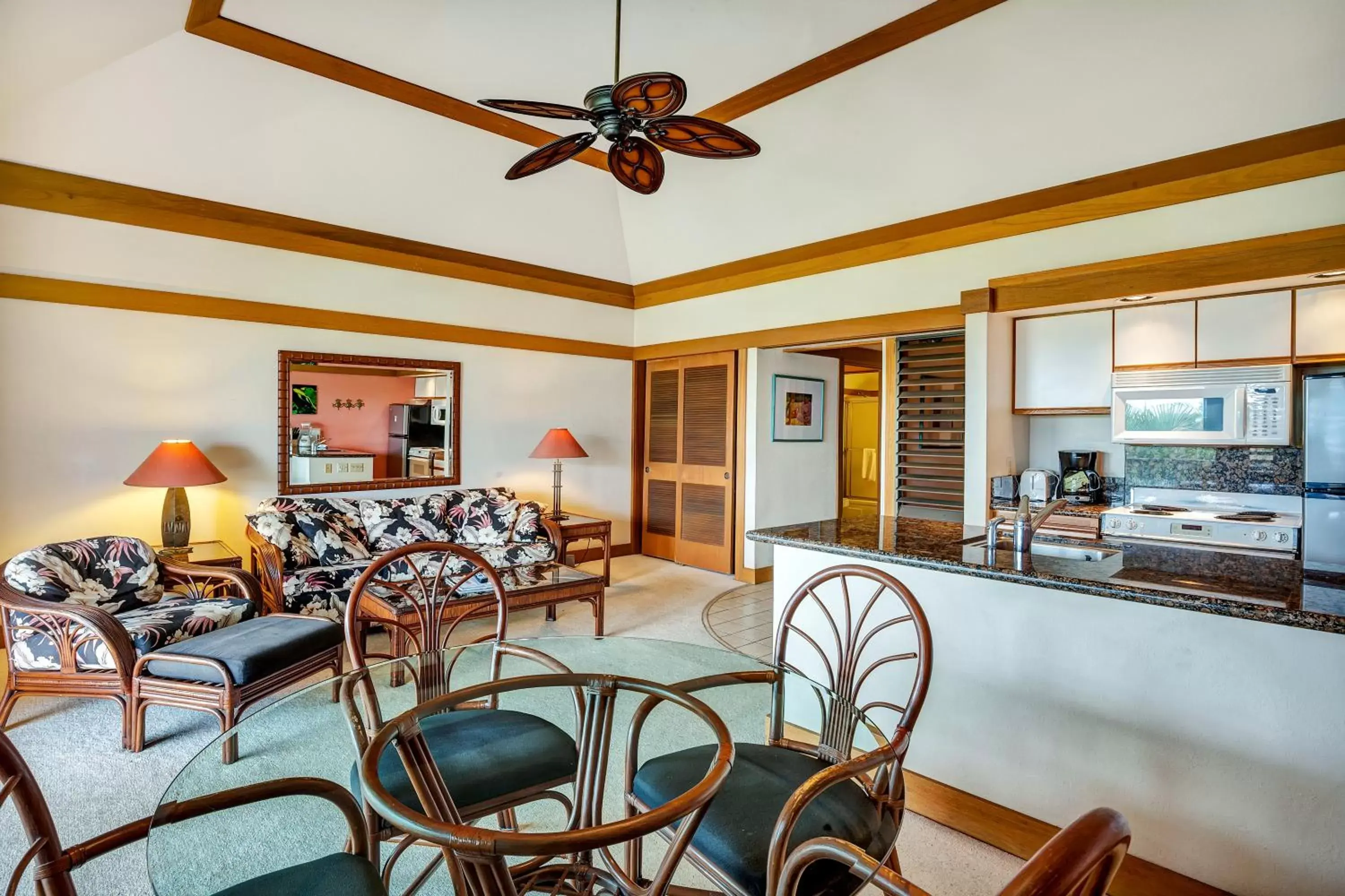 Living room, Seating Area in Castle Kiahuna Plantation & The Beach Bungalows