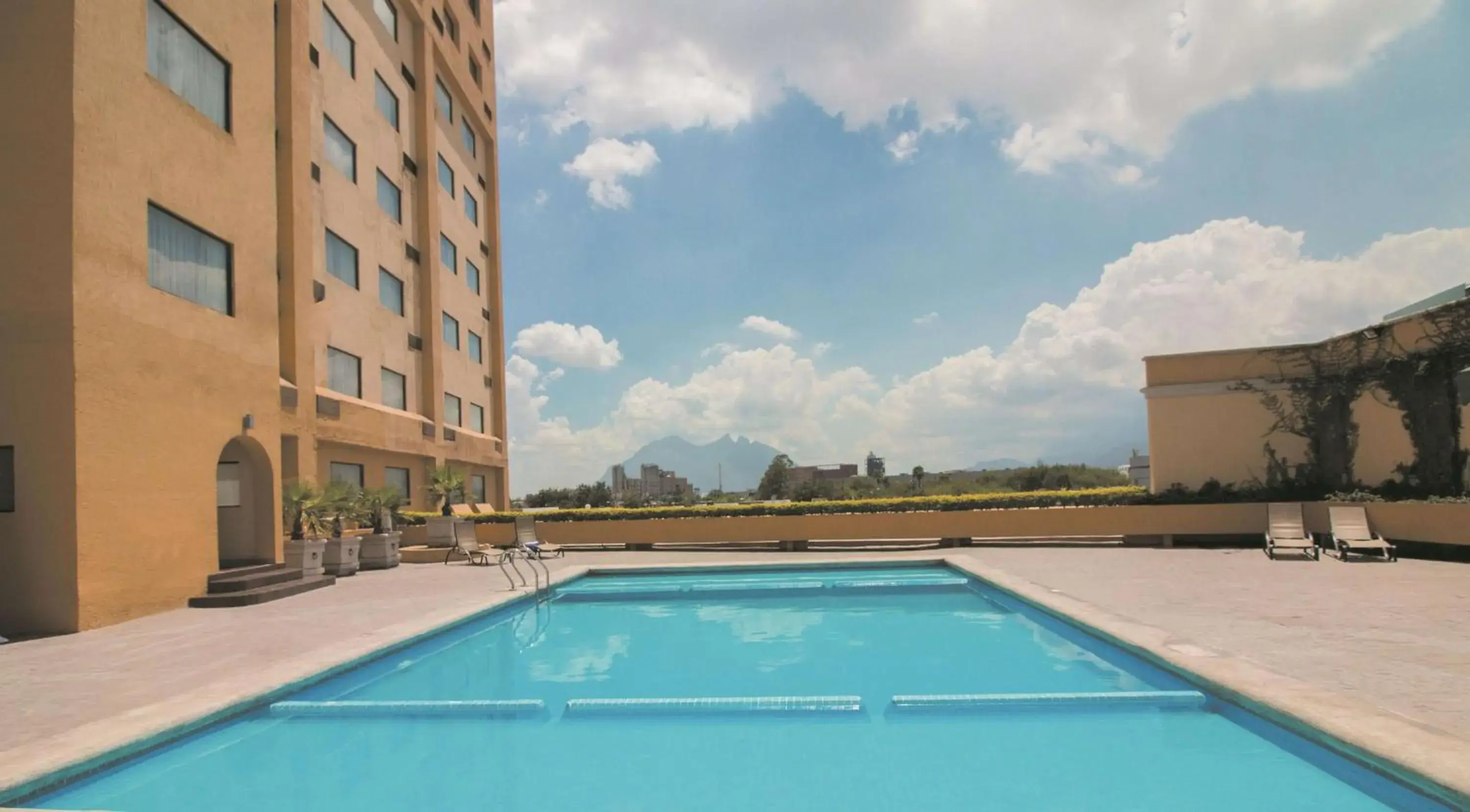 Pool view, Swimming Pool in CHN Hotel Monterrey Norte, Trademark Collection by Wyndham
