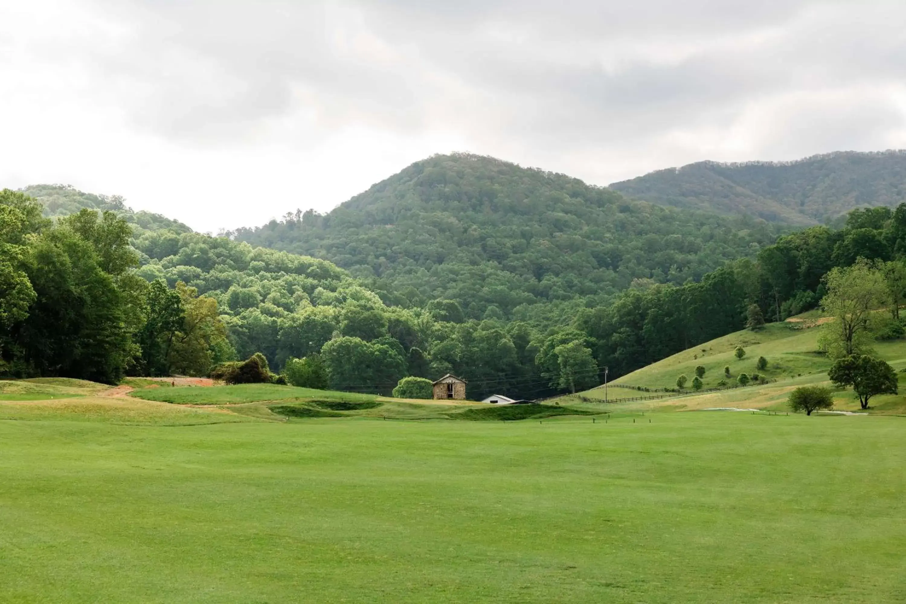 Golfcourse in Waynesville Inn & Golf Club, Trademark Collection by Wyndham