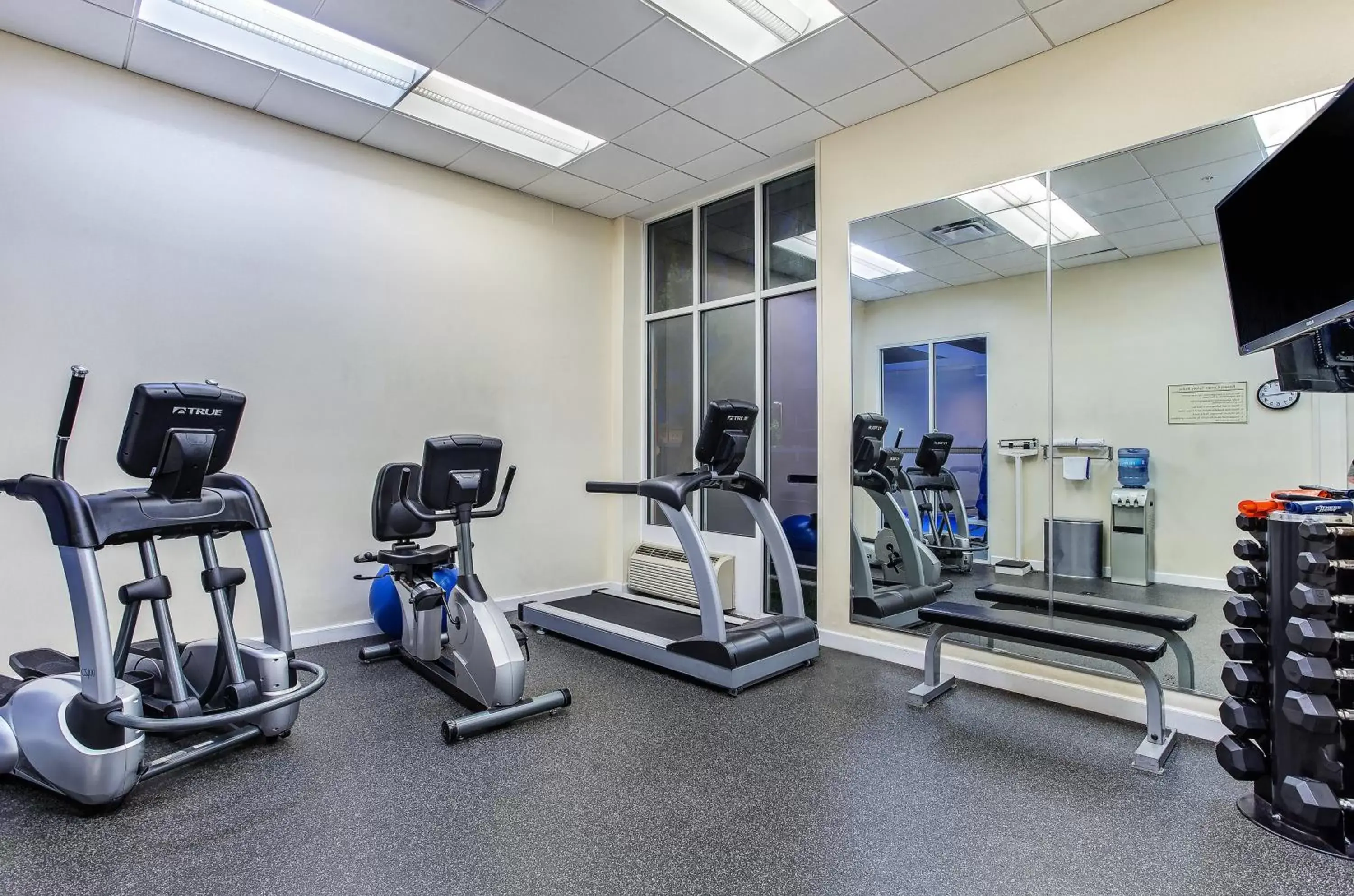 Fitness centre/facilities, Fitness Center/Facilities in Holiday Inn Louisville Airport - Fair/Expo, an IHG Hotel