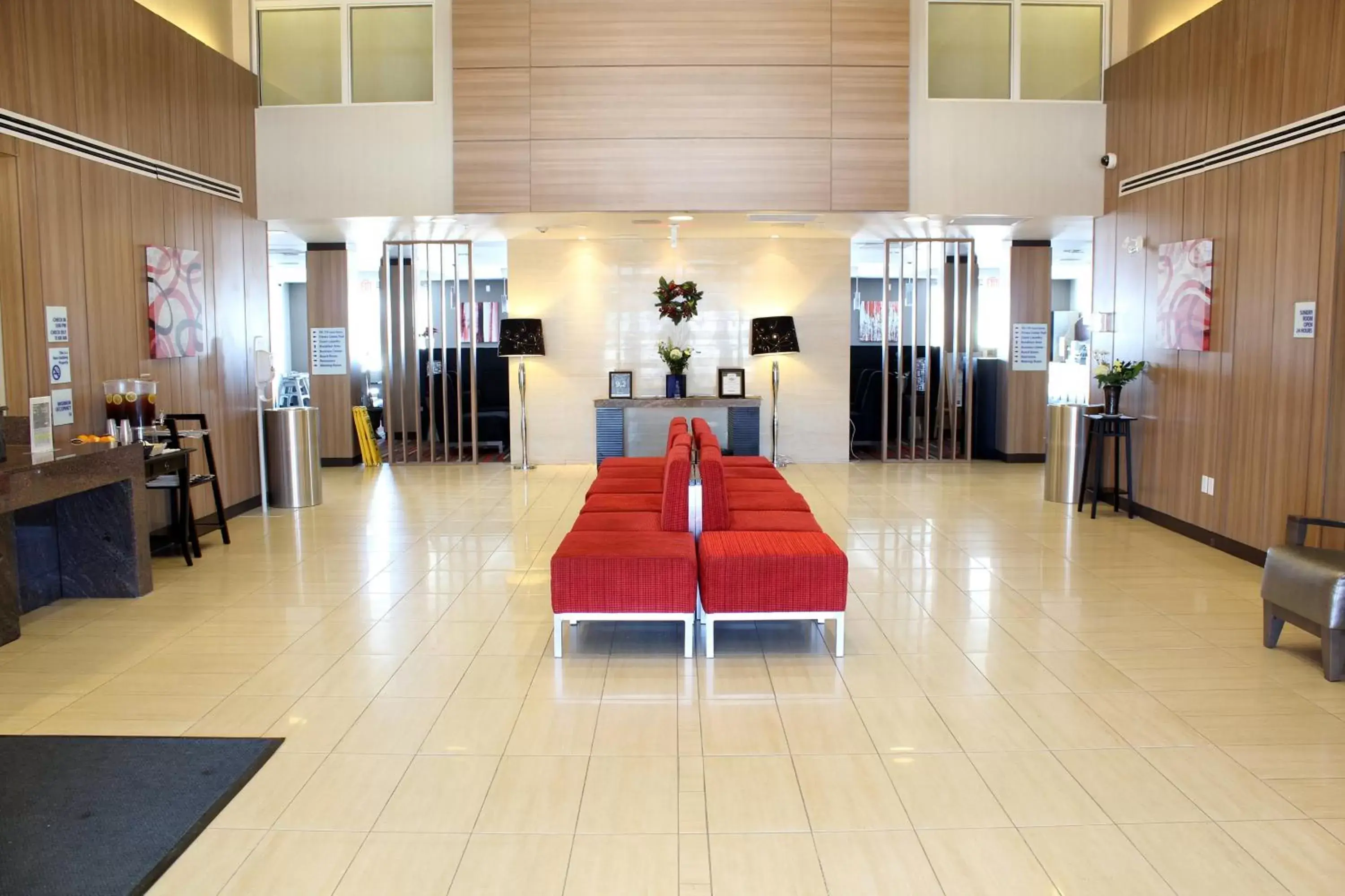 Lobby or reception in Holiday Inn Express Hotel & Suites Bonnyville, an IHG Hotel