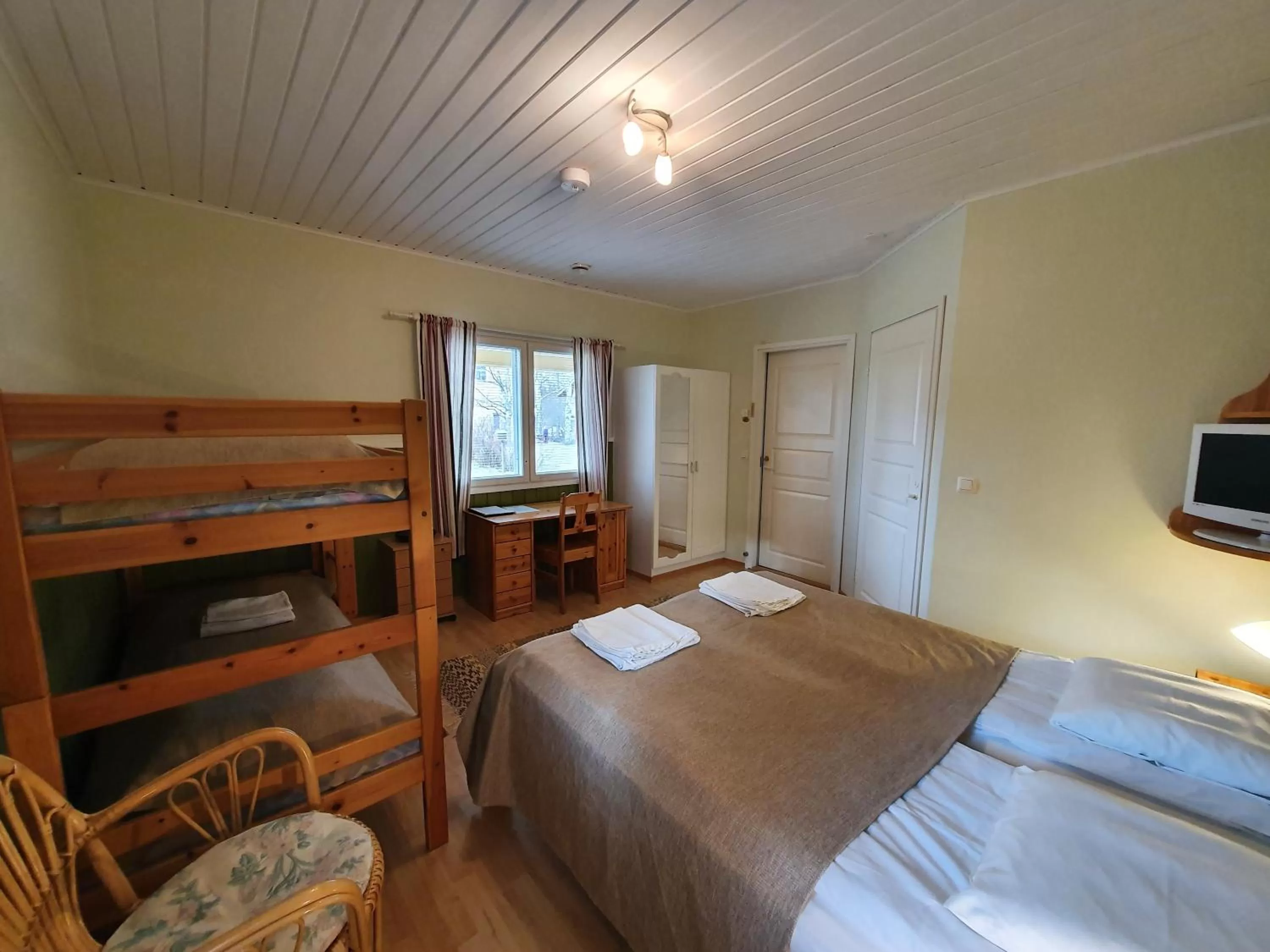 Photo of the whole room, Bed in B&B Lomamokkila