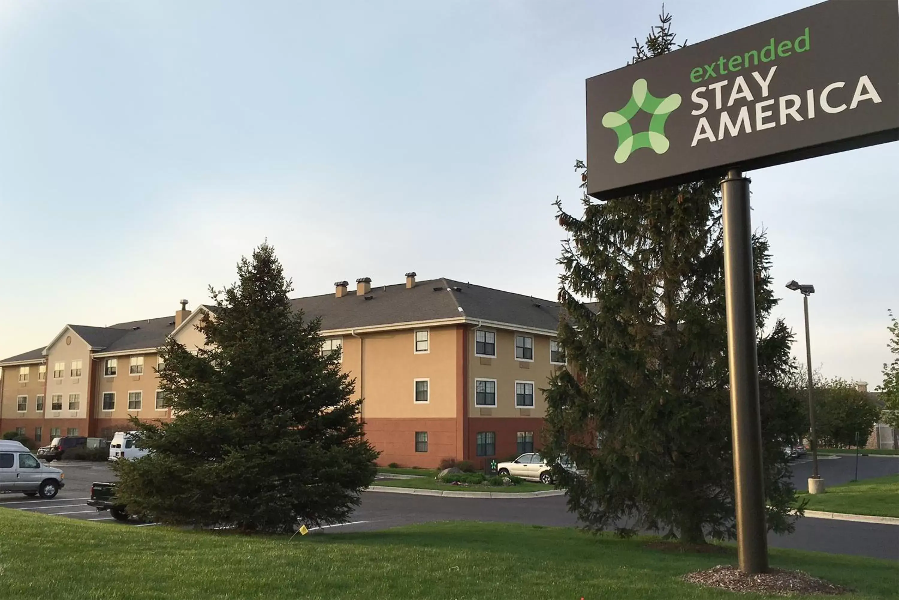 Property building in Extended Stay America Suites - Grand Rapids - Kentwood