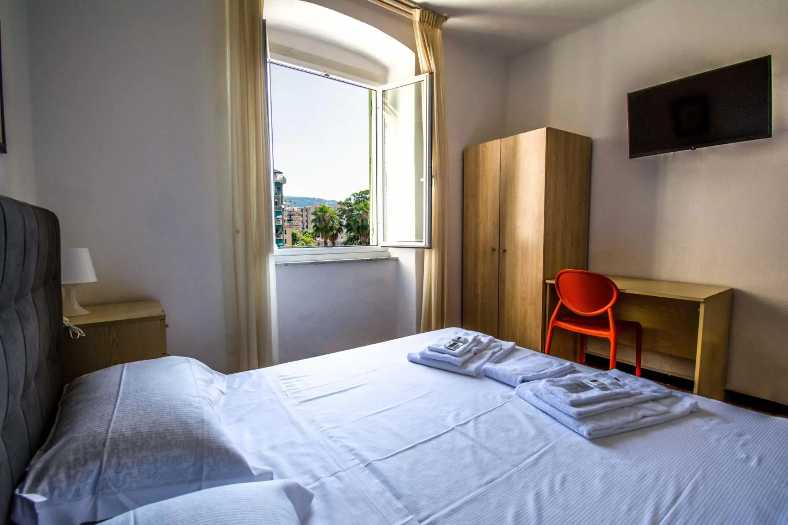 Bedroom, Bed in Hotel San Pietro Chiavari