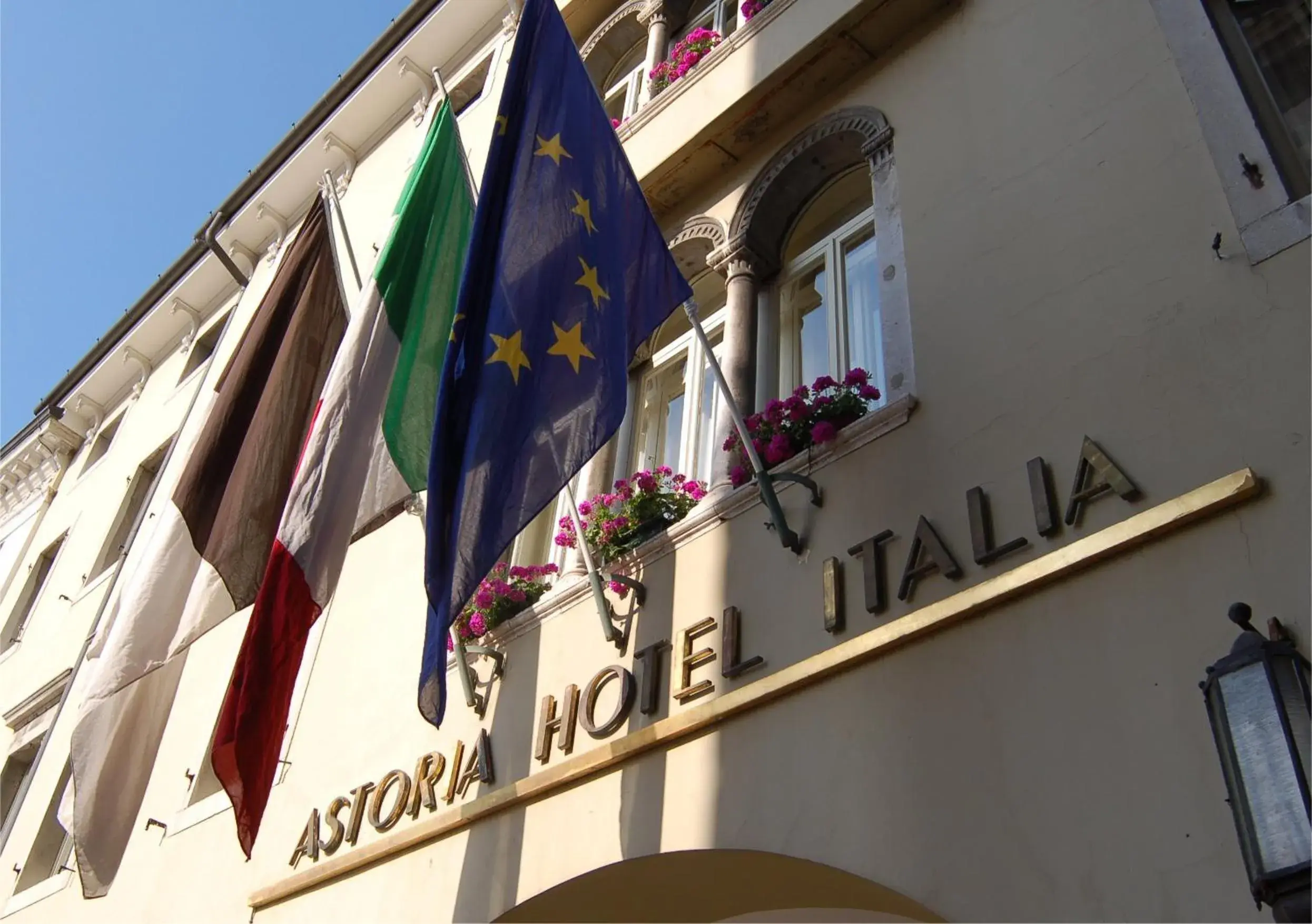 Facade/entrance, Property Building in Astoria Hotel Italia