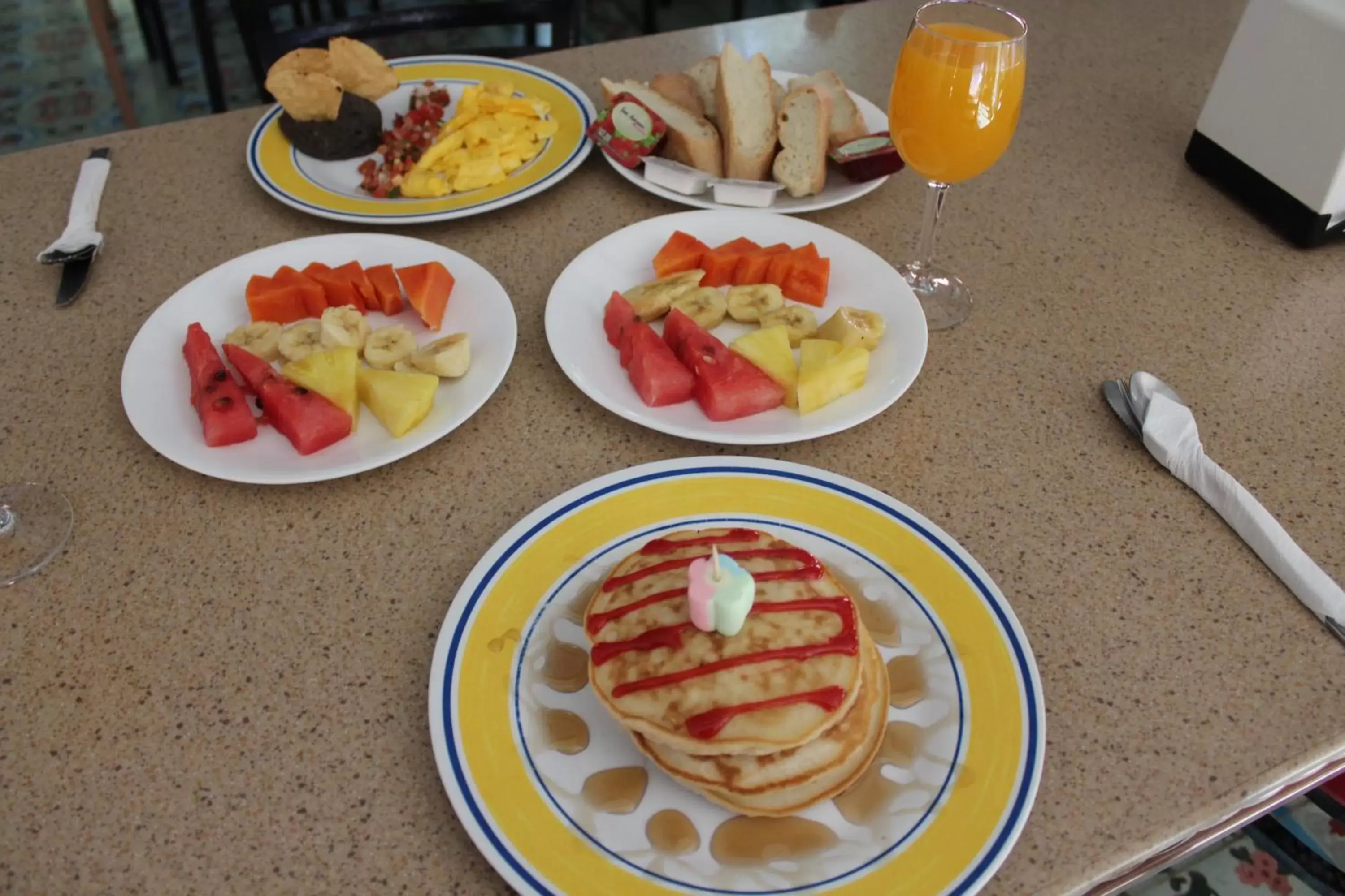 Breakfast in Hotel Doralba Inn Chichen