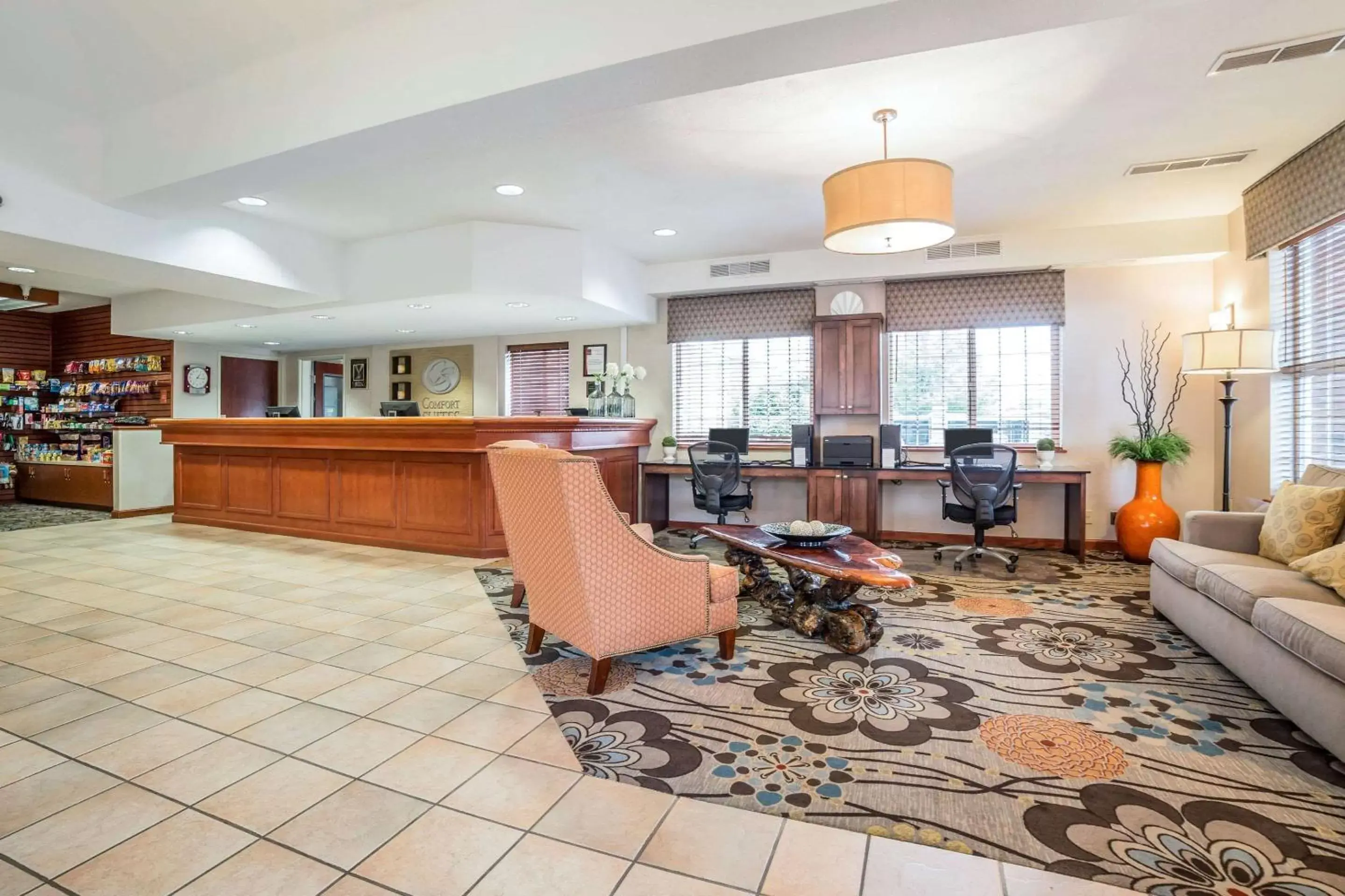 Lobby or reception in Comfort Suites Airport Salt Lake City