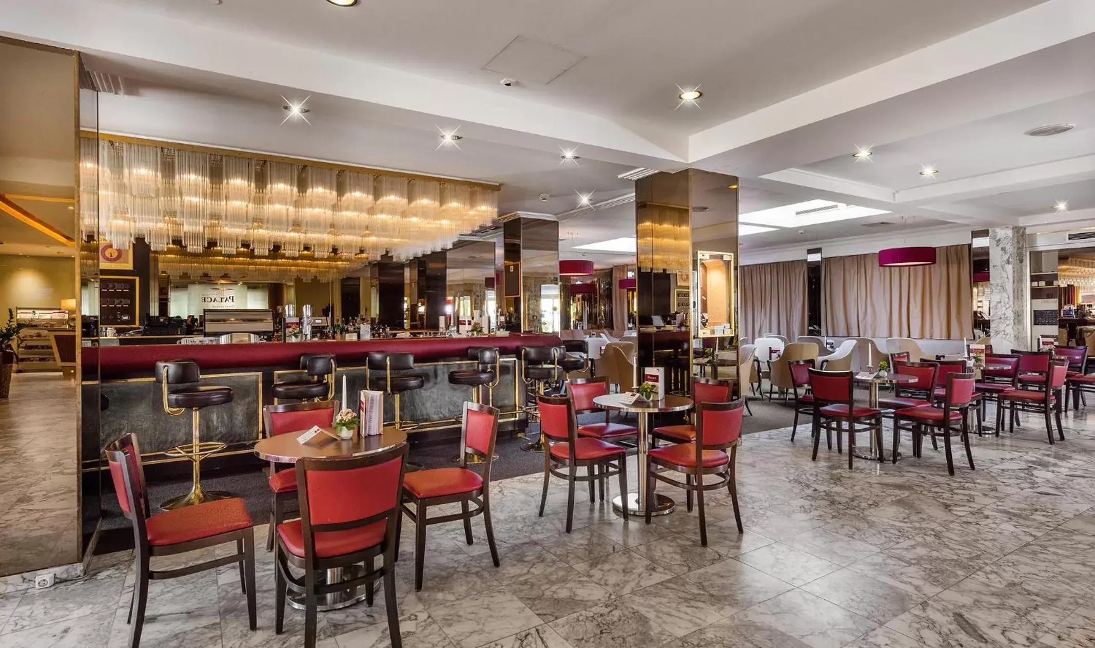 Lounge or bar, Restaurant/Places to Eat in Johannesbad Hotel Palace - Kinder bis 11 kostenfrei
