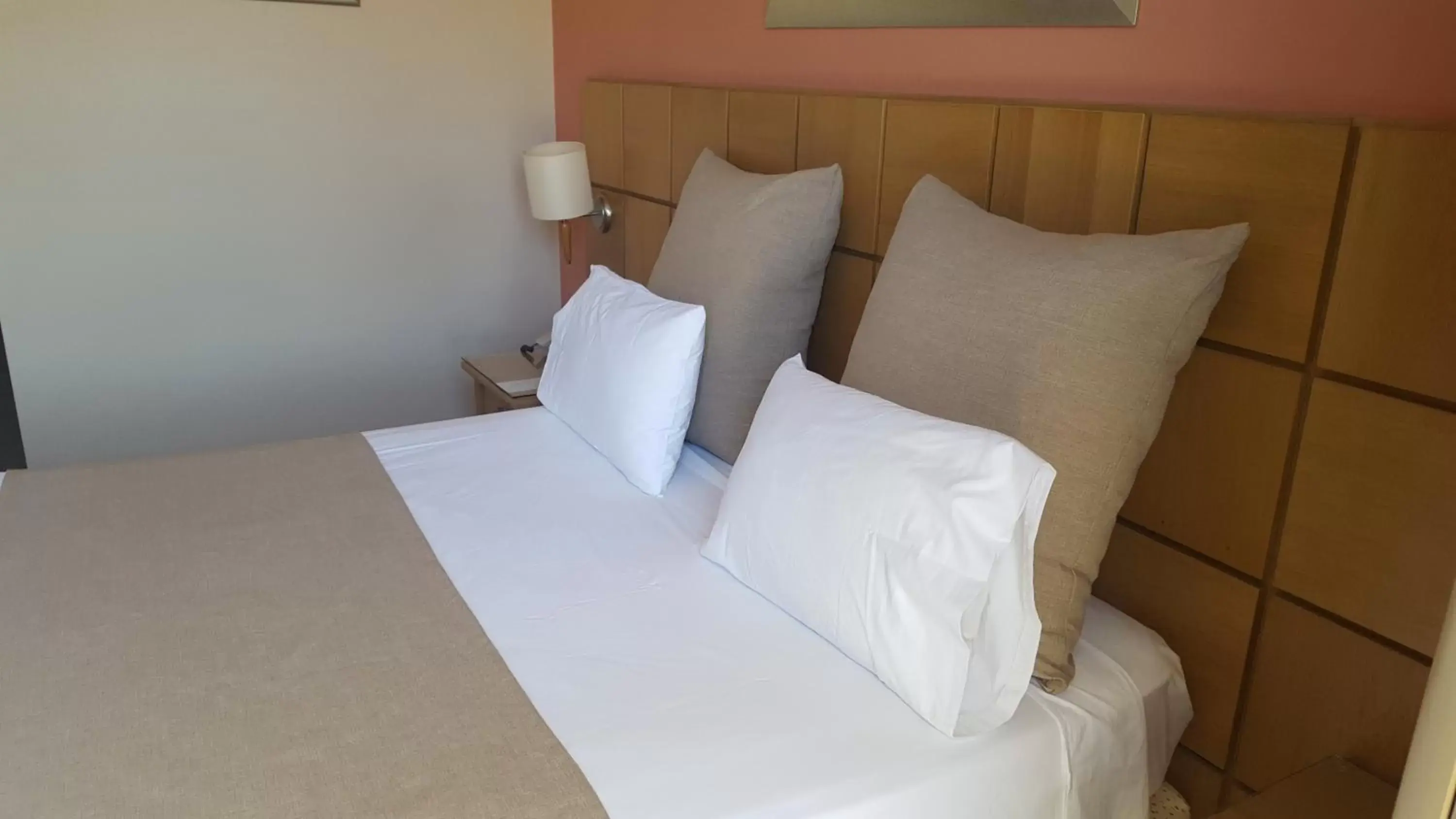 Bedroom, Bed in Ionian Plaza Hotel