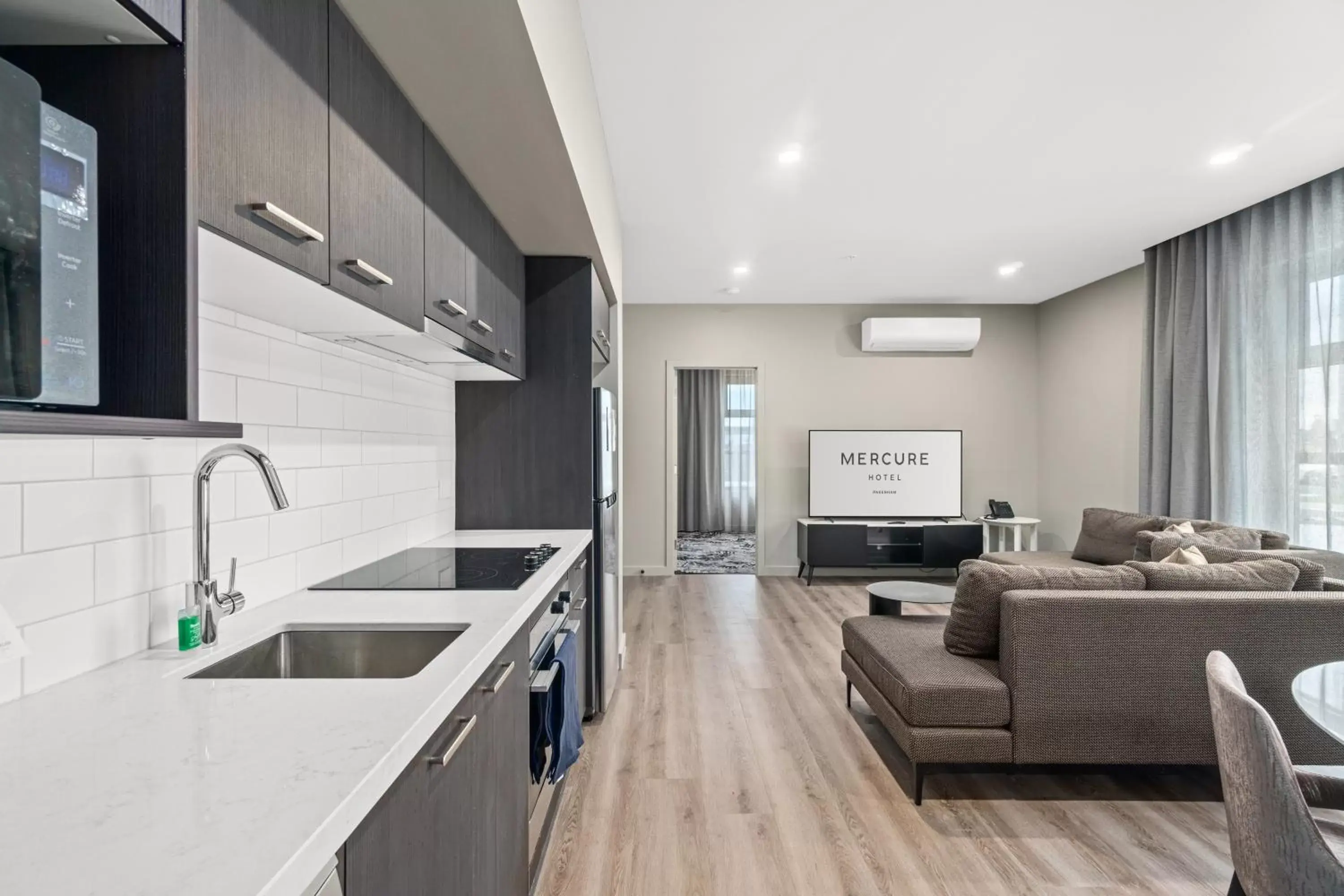 Kitchen or kitchenette, Kitchen/Kitchenette in Mercure Pakenham