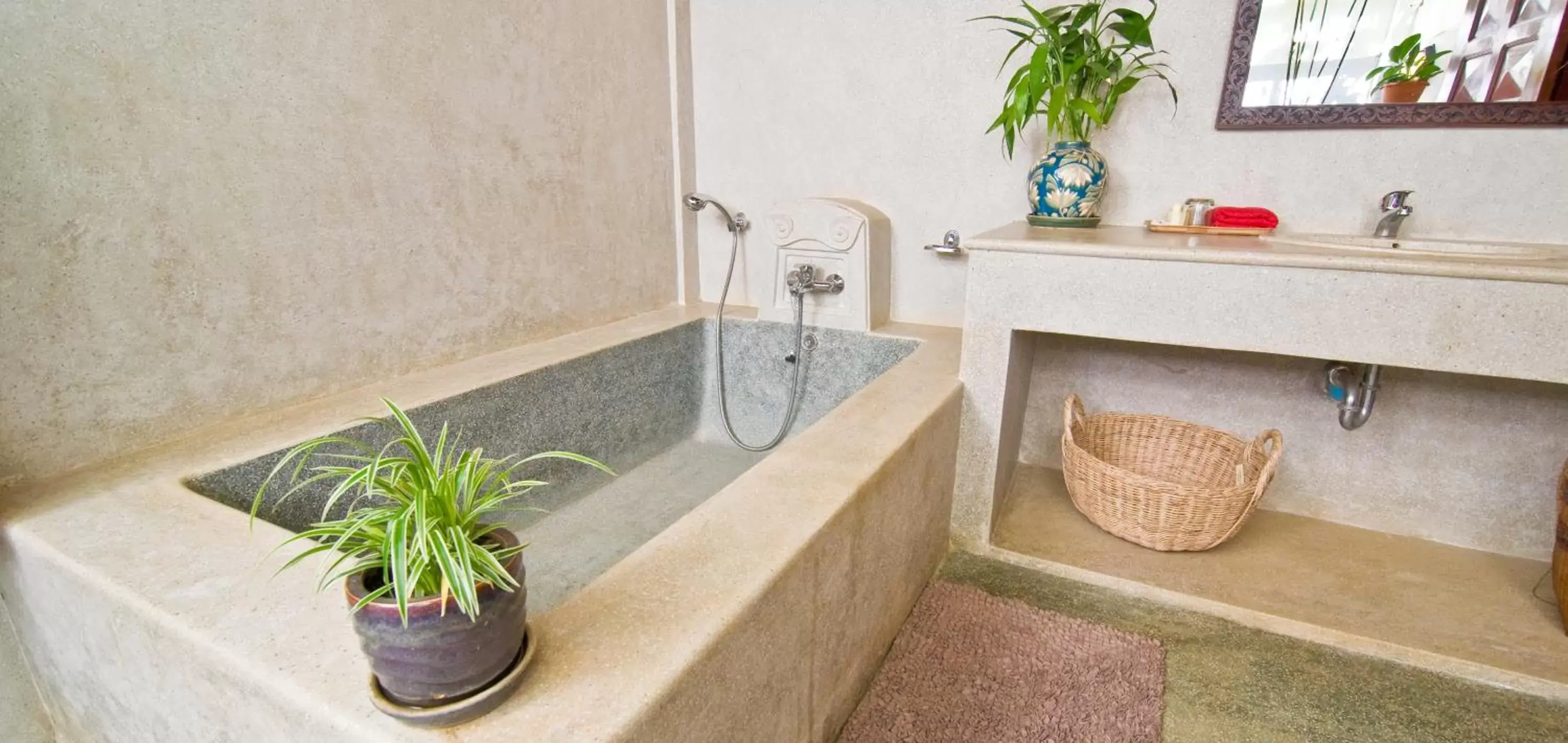 Bathroom in Terres Rouges Lodge